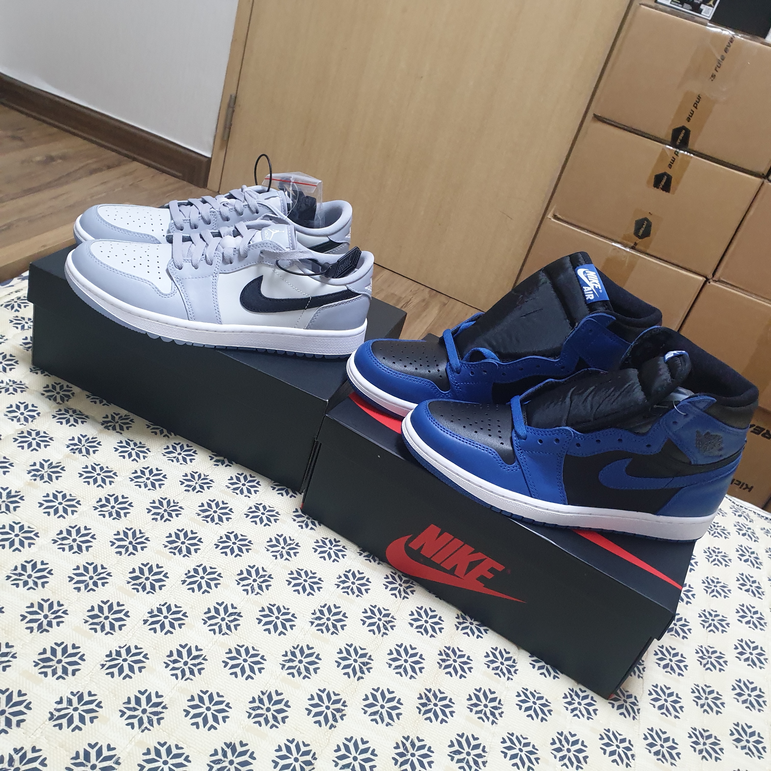 Jordan 1 Retro High OG Dark Marina Blue, Jordan 1 Low Golf Wolf Grey 착용 스타일