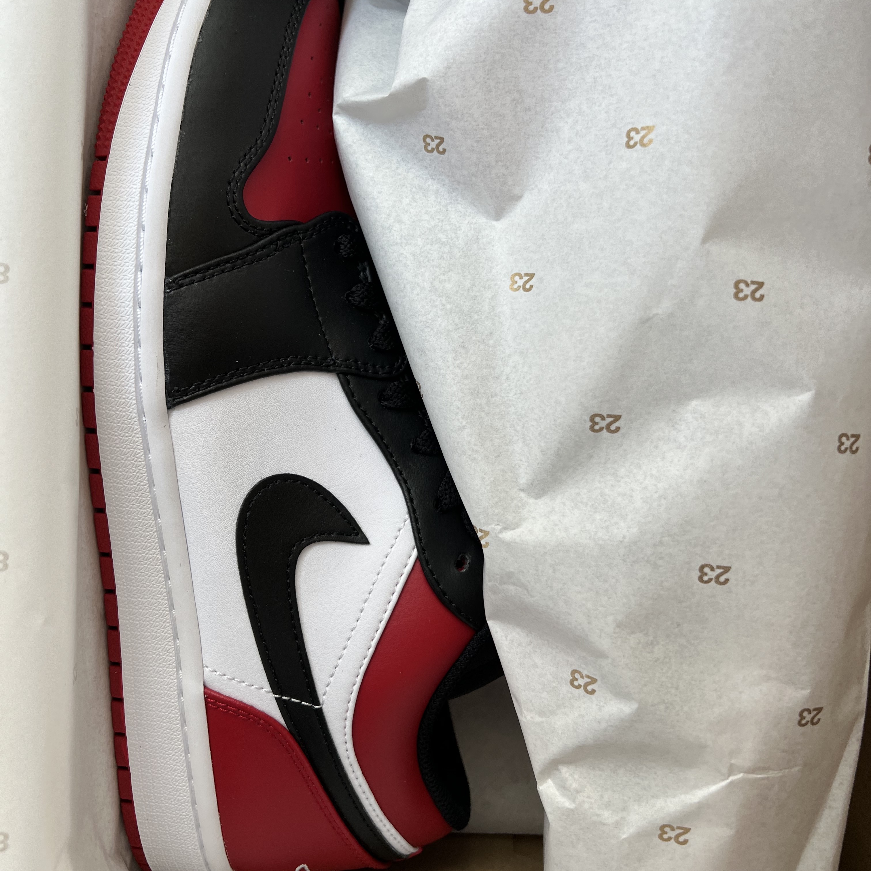 Jordan 1 Low Bred Toe 착용 스타일