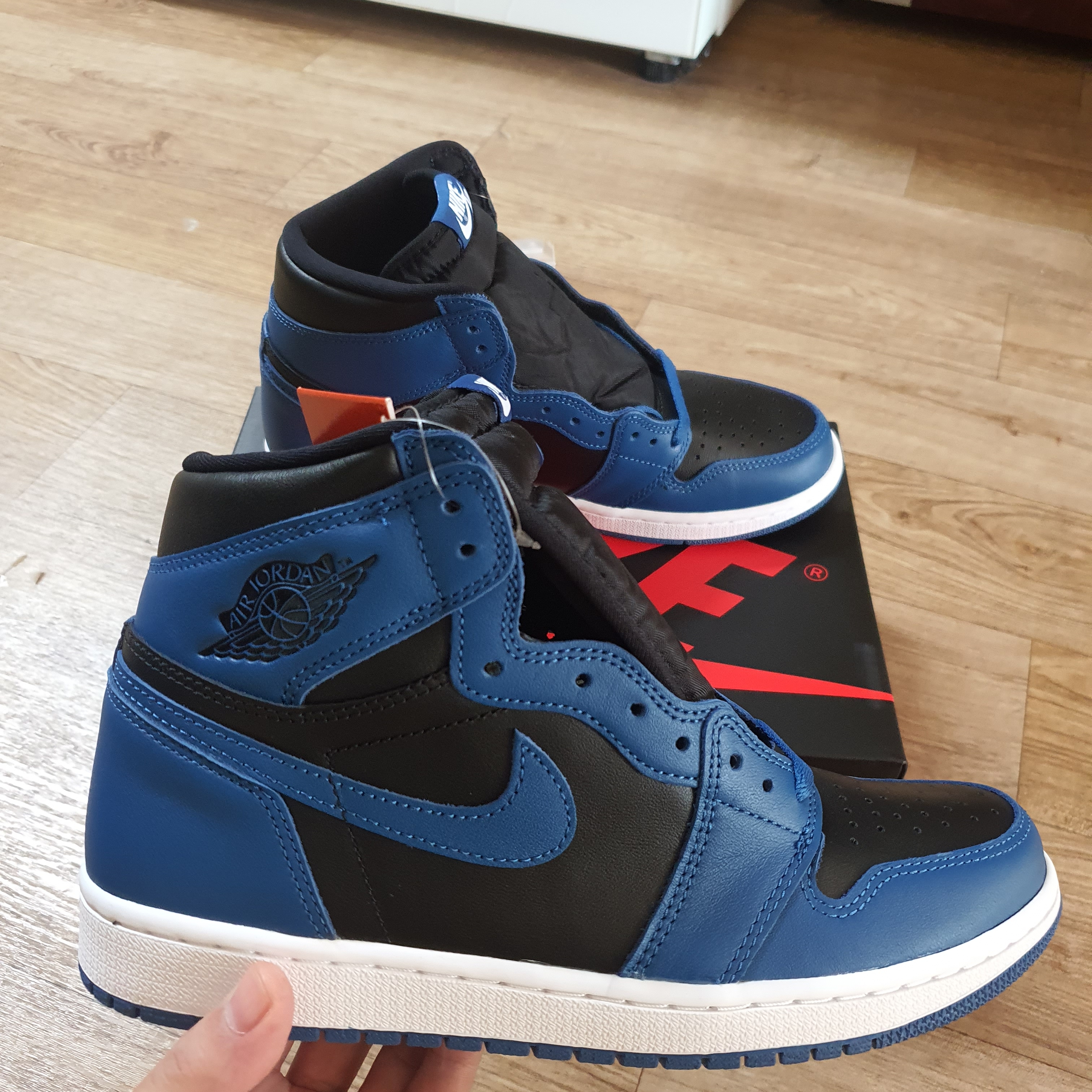 Jordan 1 Retro High OG Dark Marina Blue 착용 스타일 - 4