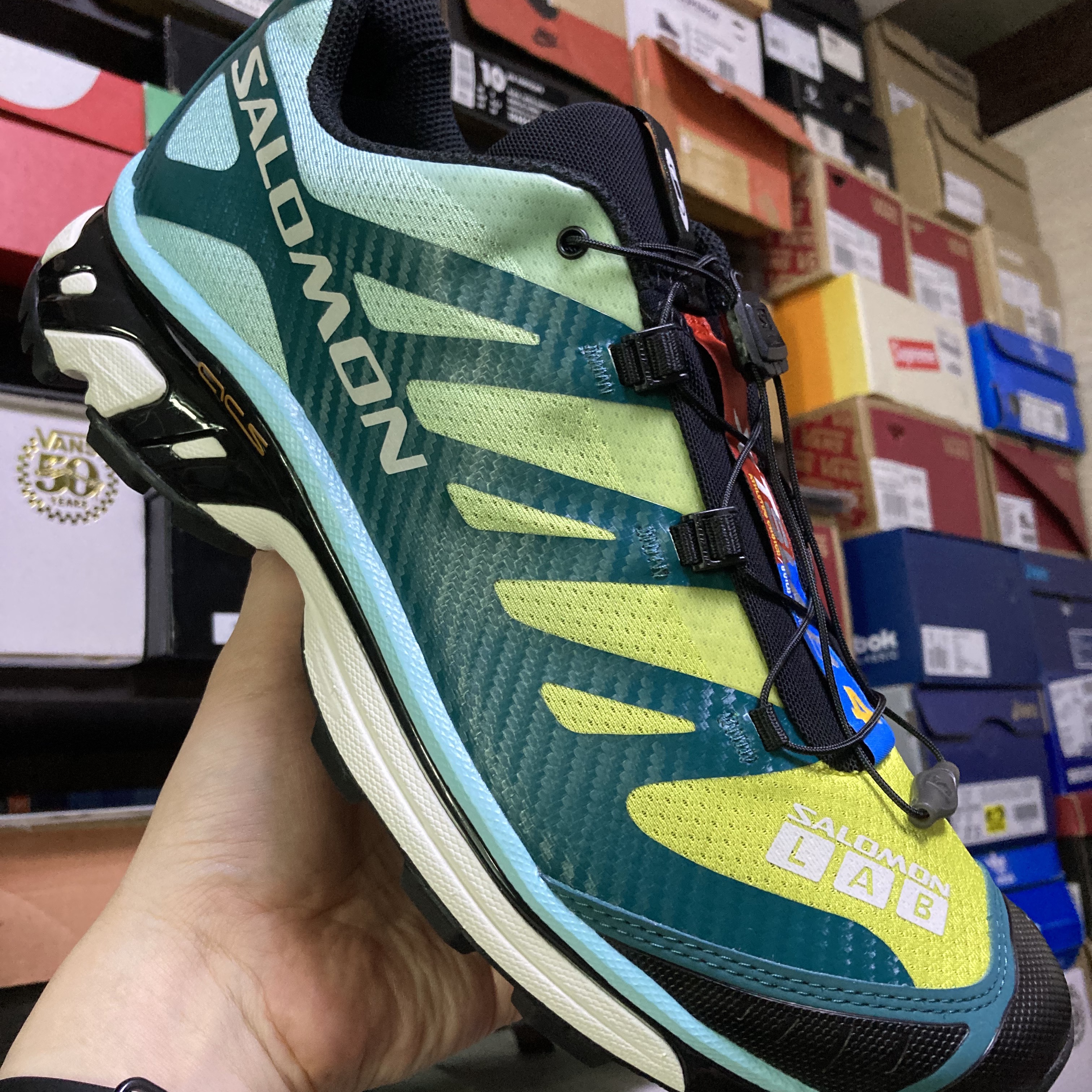 Salomon XT-4 ADV Tanager Turquoise 착용 스타일 - 1