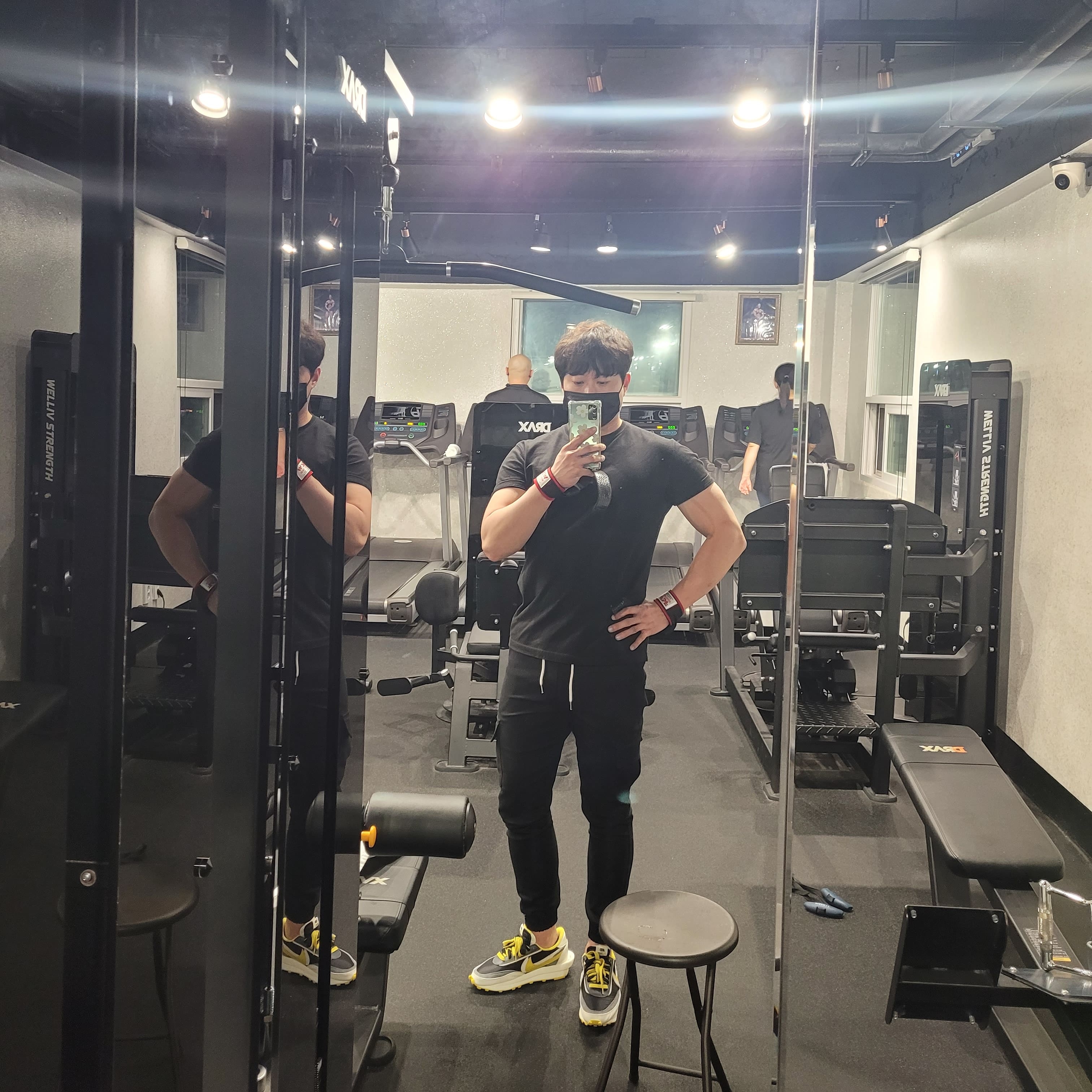 Nike x Sacai x Undercover LDWaffle Black Bright Citron 착용 스타일