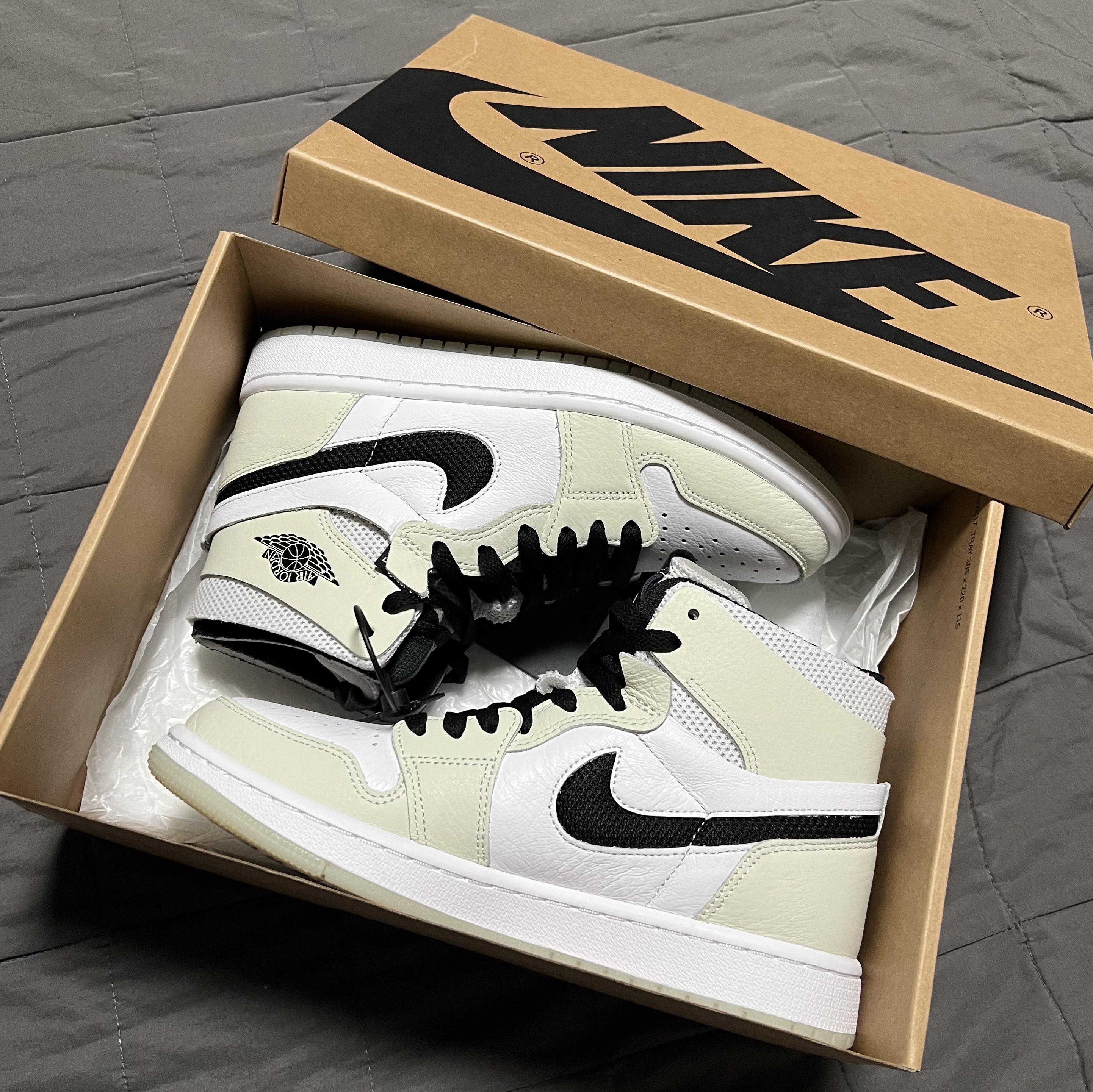 (W) Jordan 1 Zoom Air CMFT Light Bone 착용 스타일