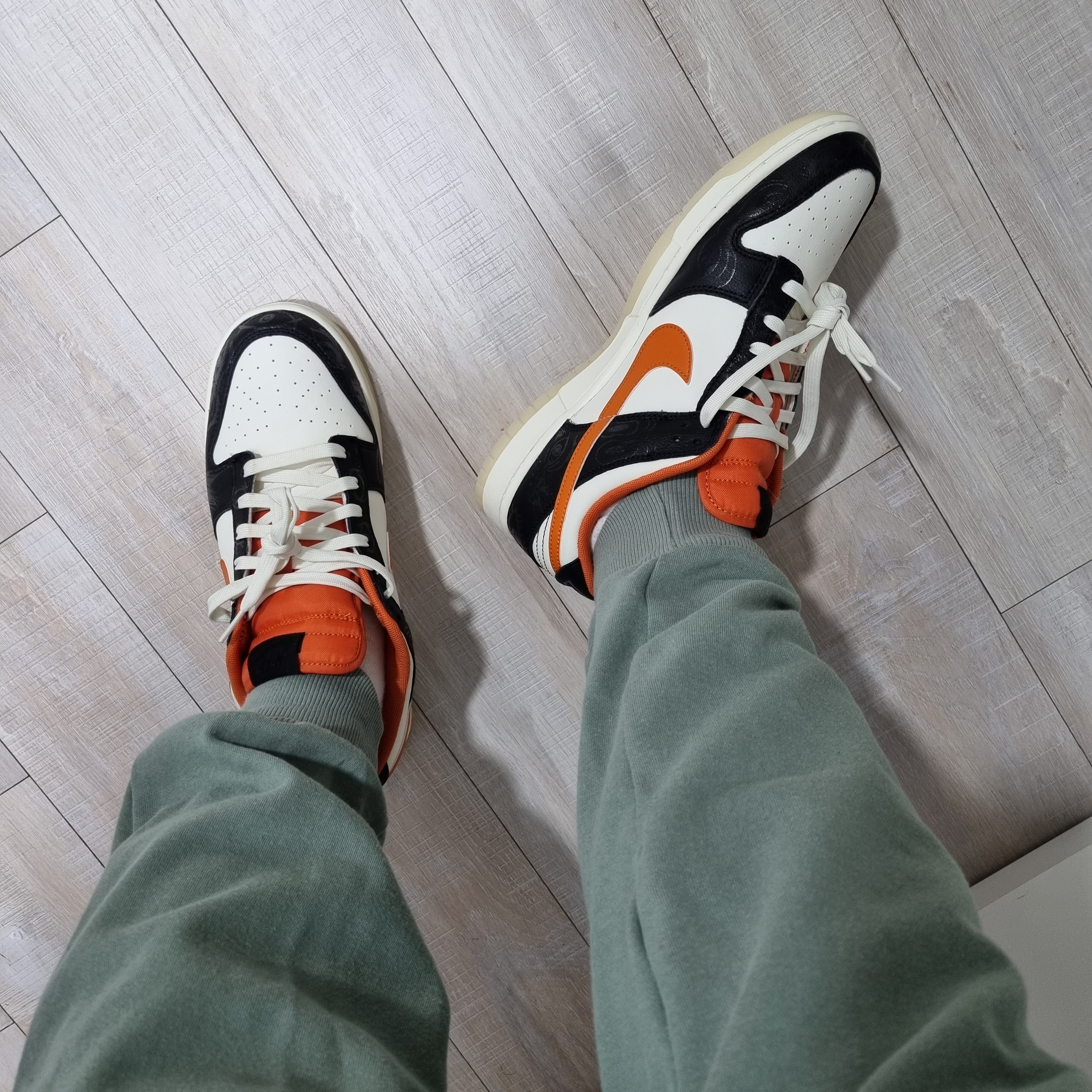 Nike Dunk Low Retro PRM Halloween 착용 스타일 - 1
