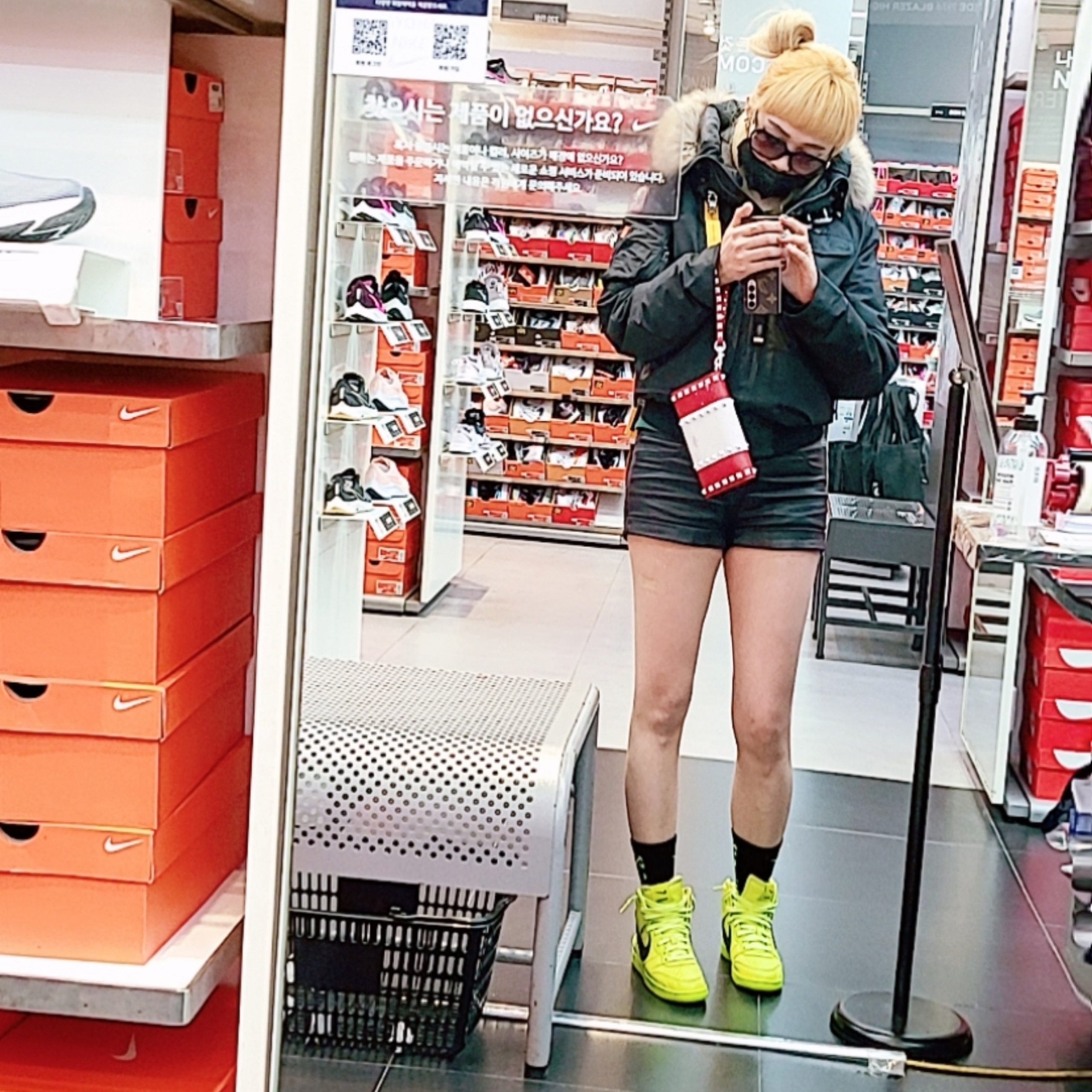 Nike x Ambush Dunk High Flash Lime 착용 스타일 - 1