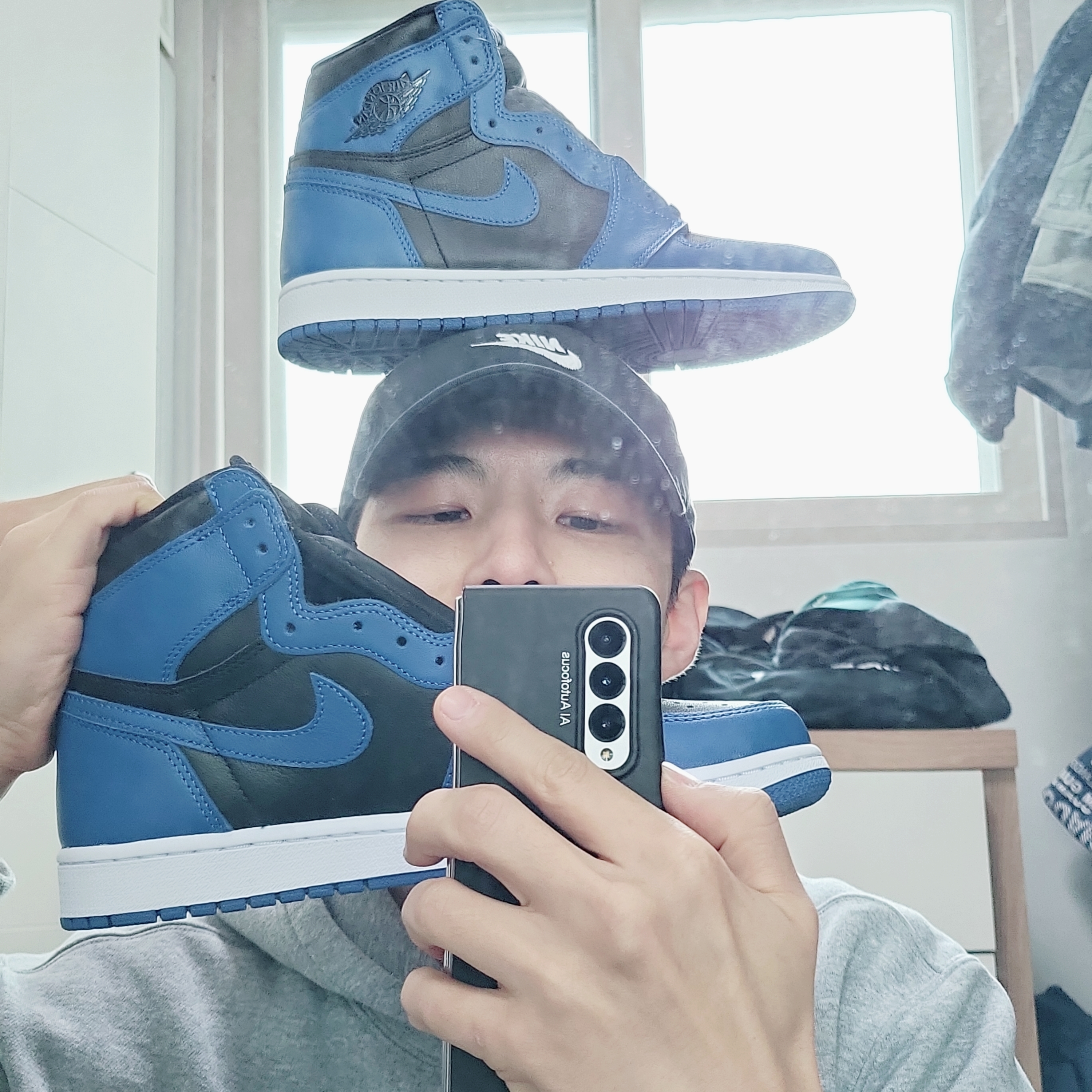 Jordan 1 Retro High OG Dark Marina Blue, Nike Heritage 86 Futura Washed Cap Black White 착용 스타일 - 2