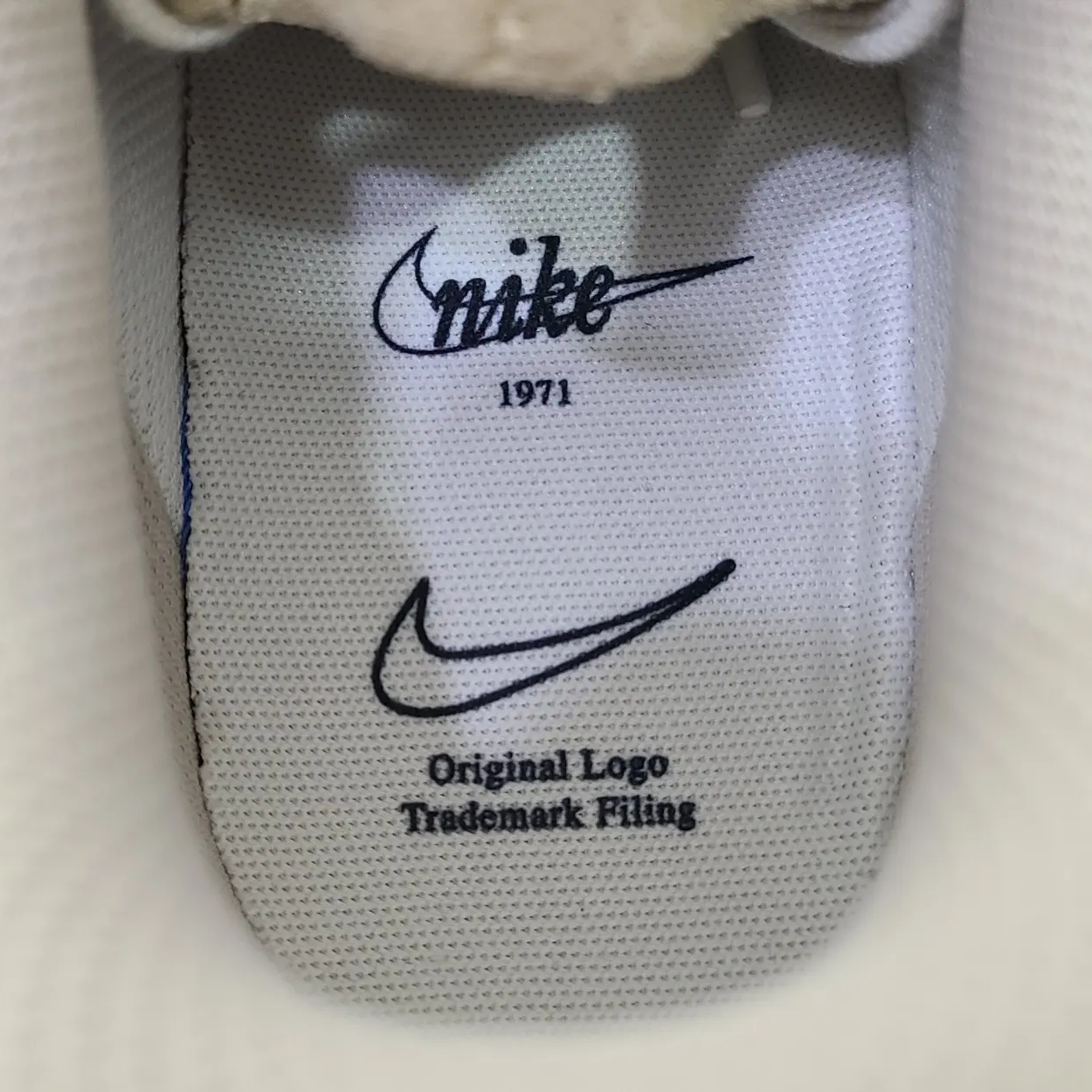 (W) Nike Air Force 1 '07 SE First Use Sail Green Noise 착용 스타일 - 5