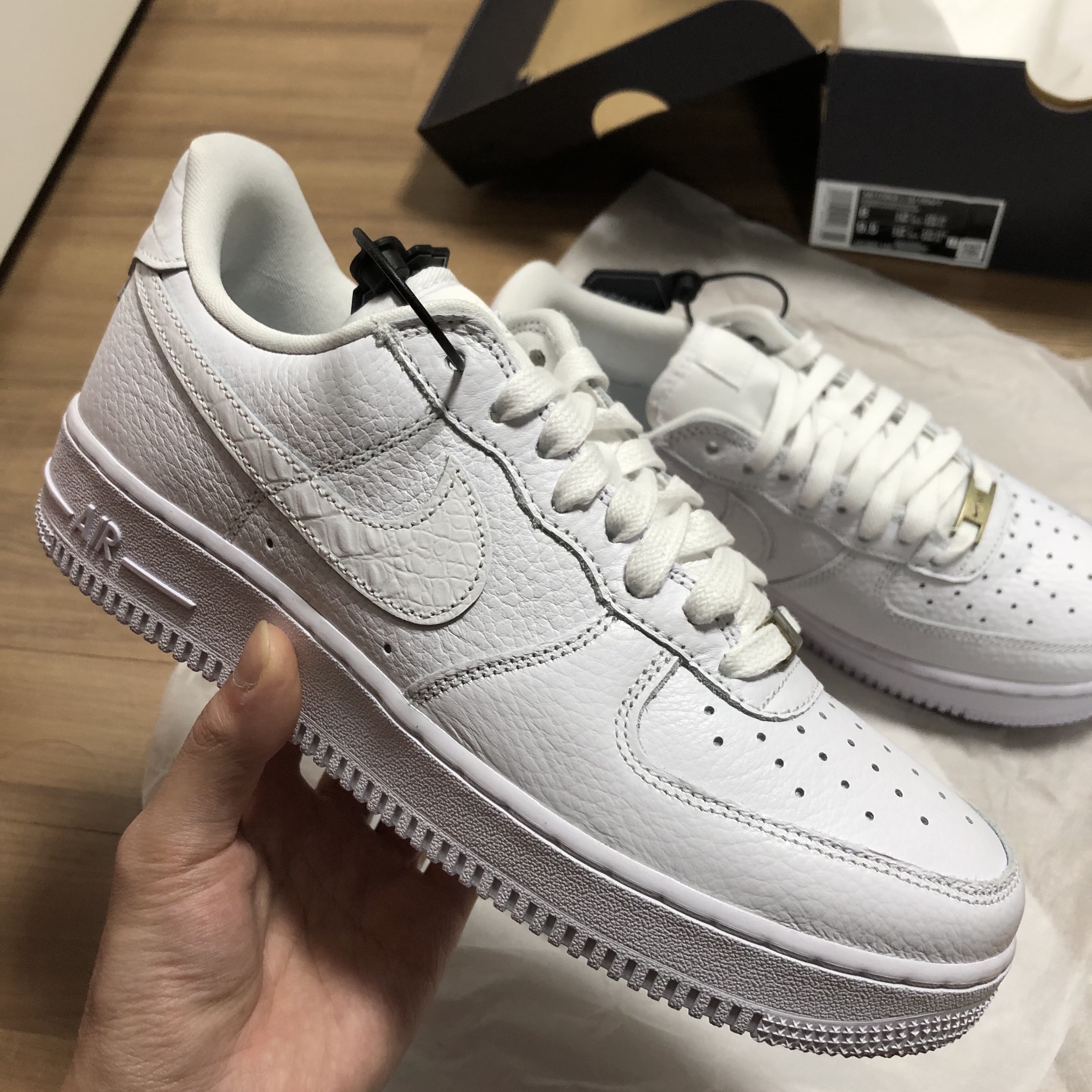 Nike Air Force 1 '07 Craft Triple White 착용 스타일 - 1