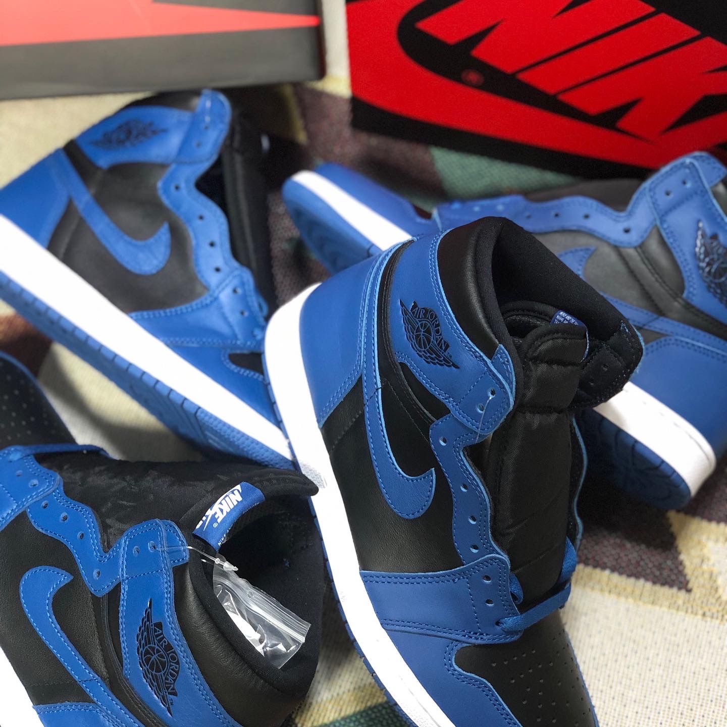 Jordan 1 Retro High OG Dark Marina Blue 착용 스타일 - 1