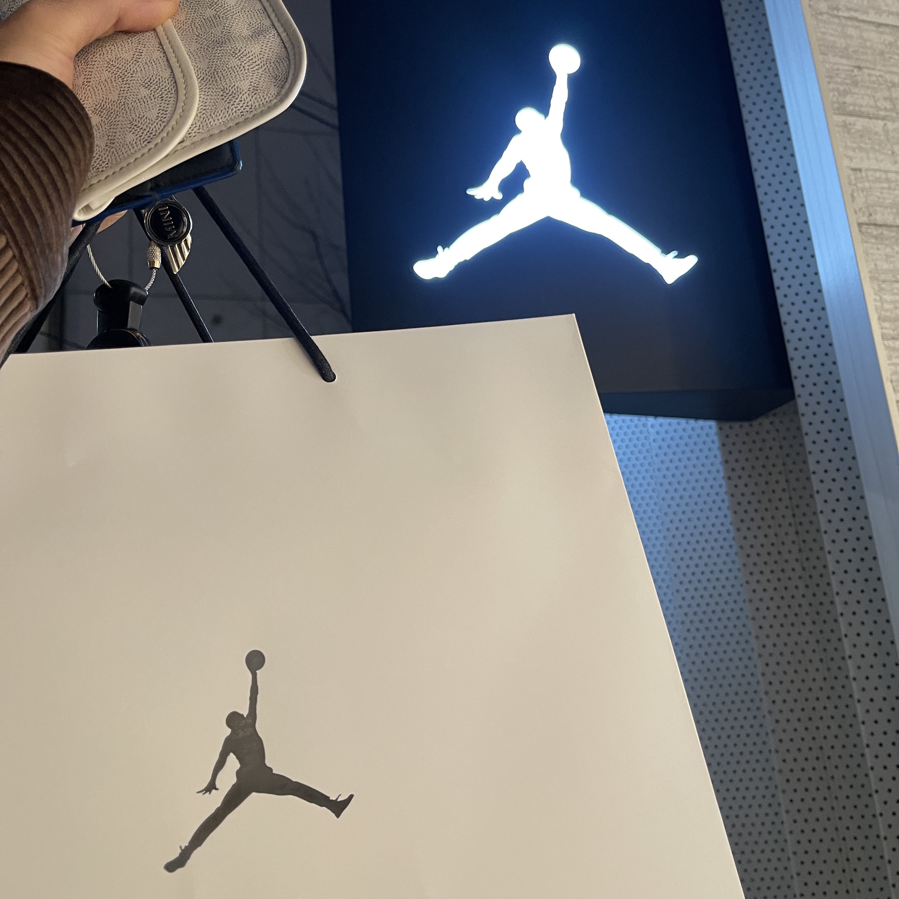 Jordan 1 Low Golf Wolf Grey 착용 스타일 - 4