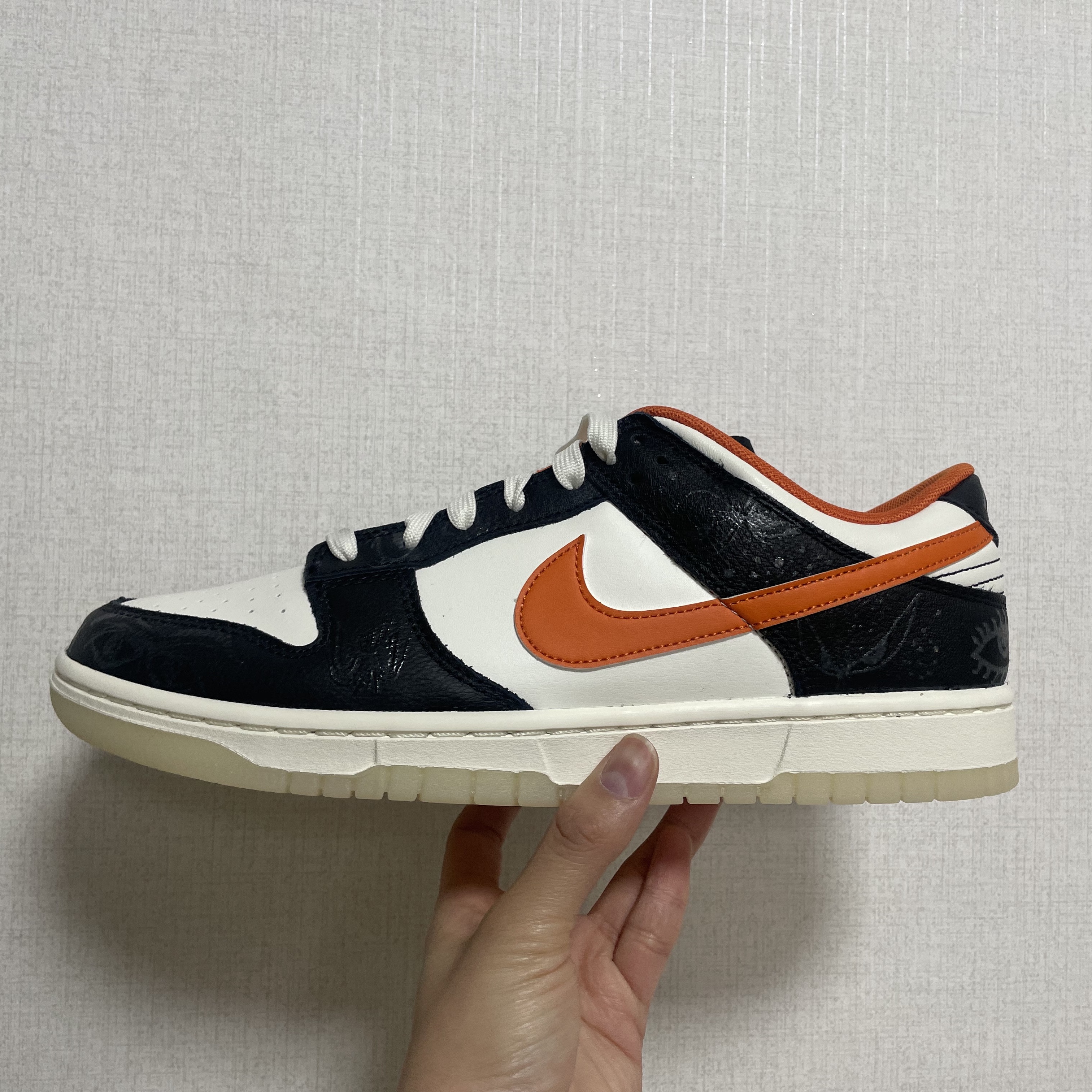 Nike Dunk Low Retro PRM Halloween 착용 스타일