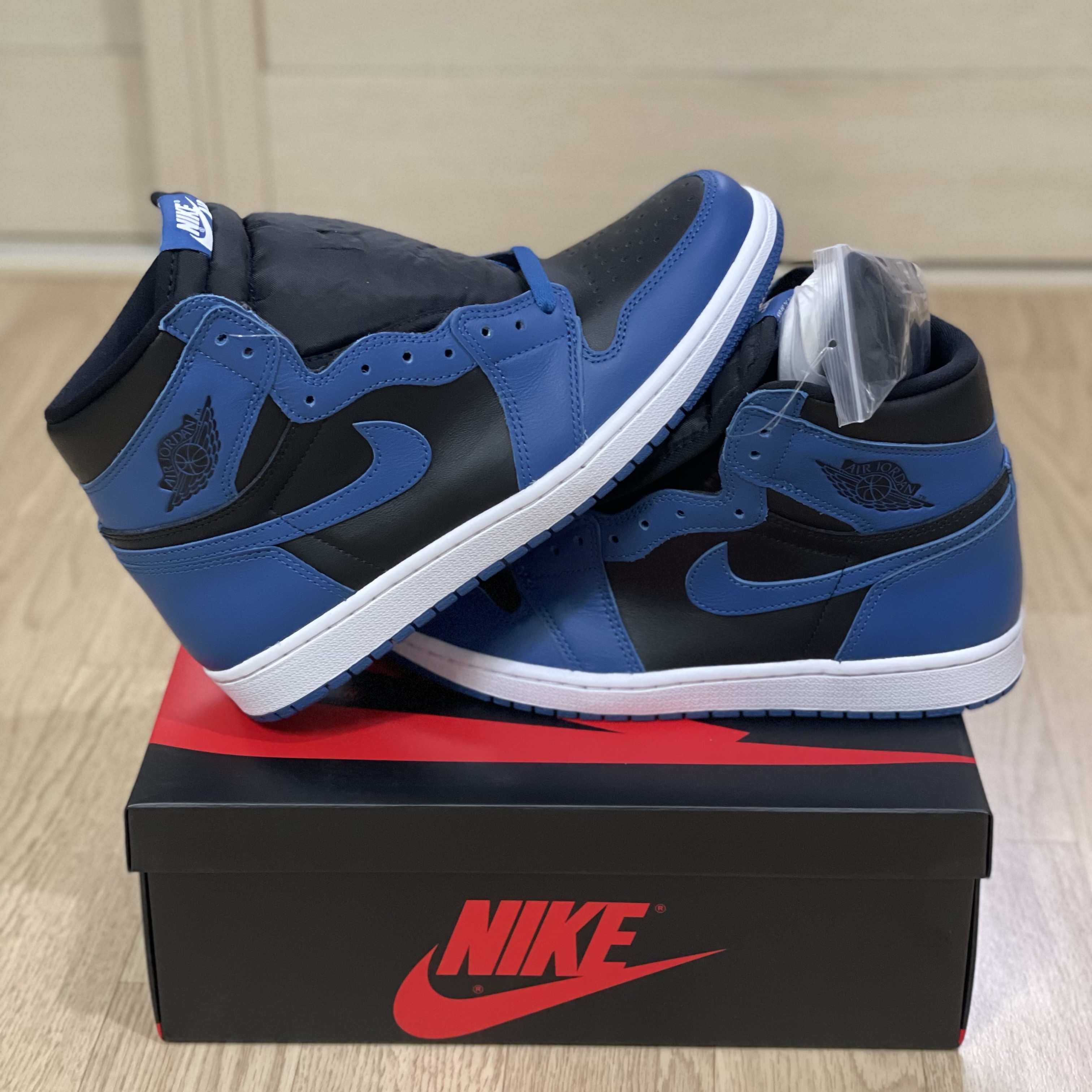 Jordan 1 Retro High OG Dark Marina Blue 착용 스타일 - 3