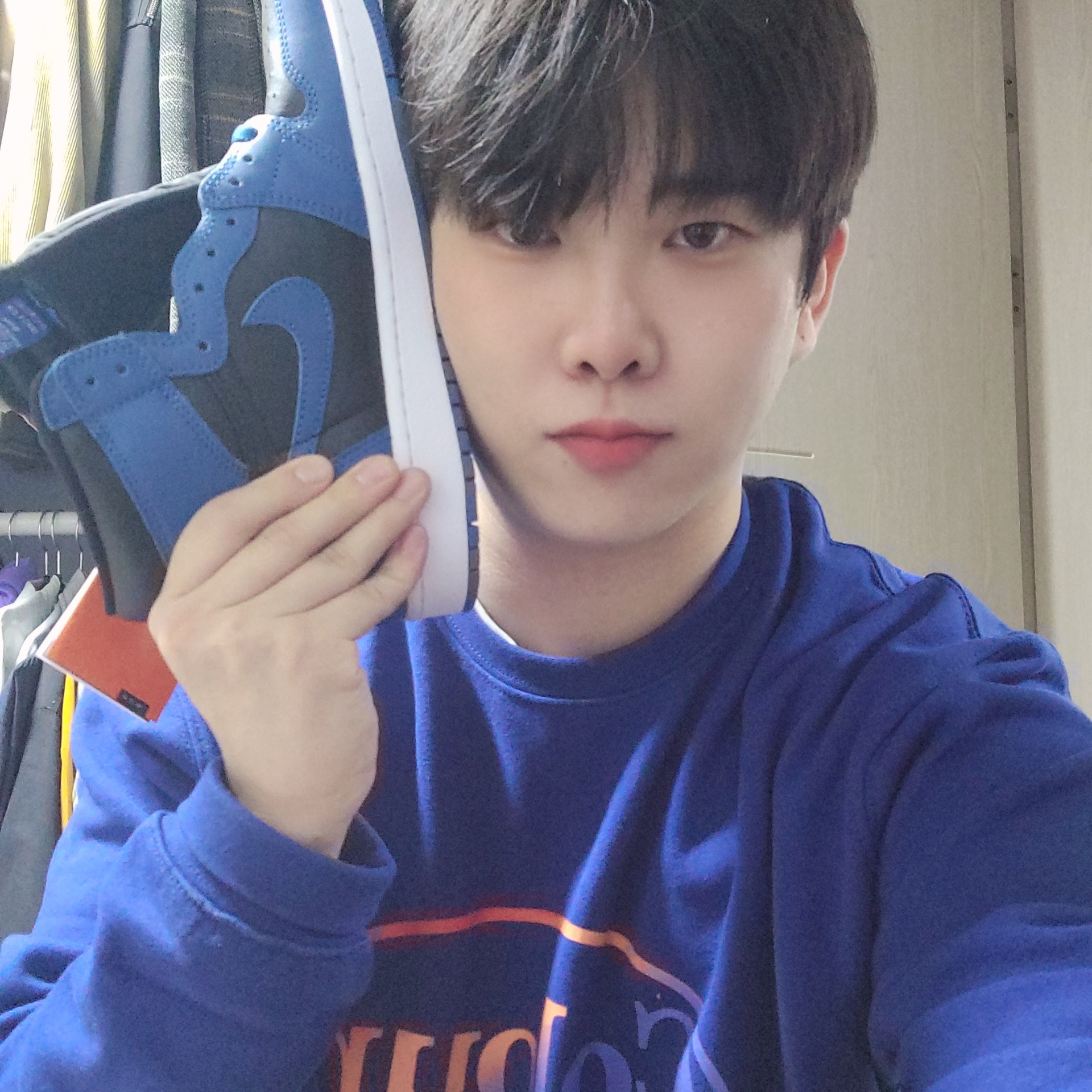 Jordan 1 Retro High OG Dark Marina Blue 착용 스타일 - 1