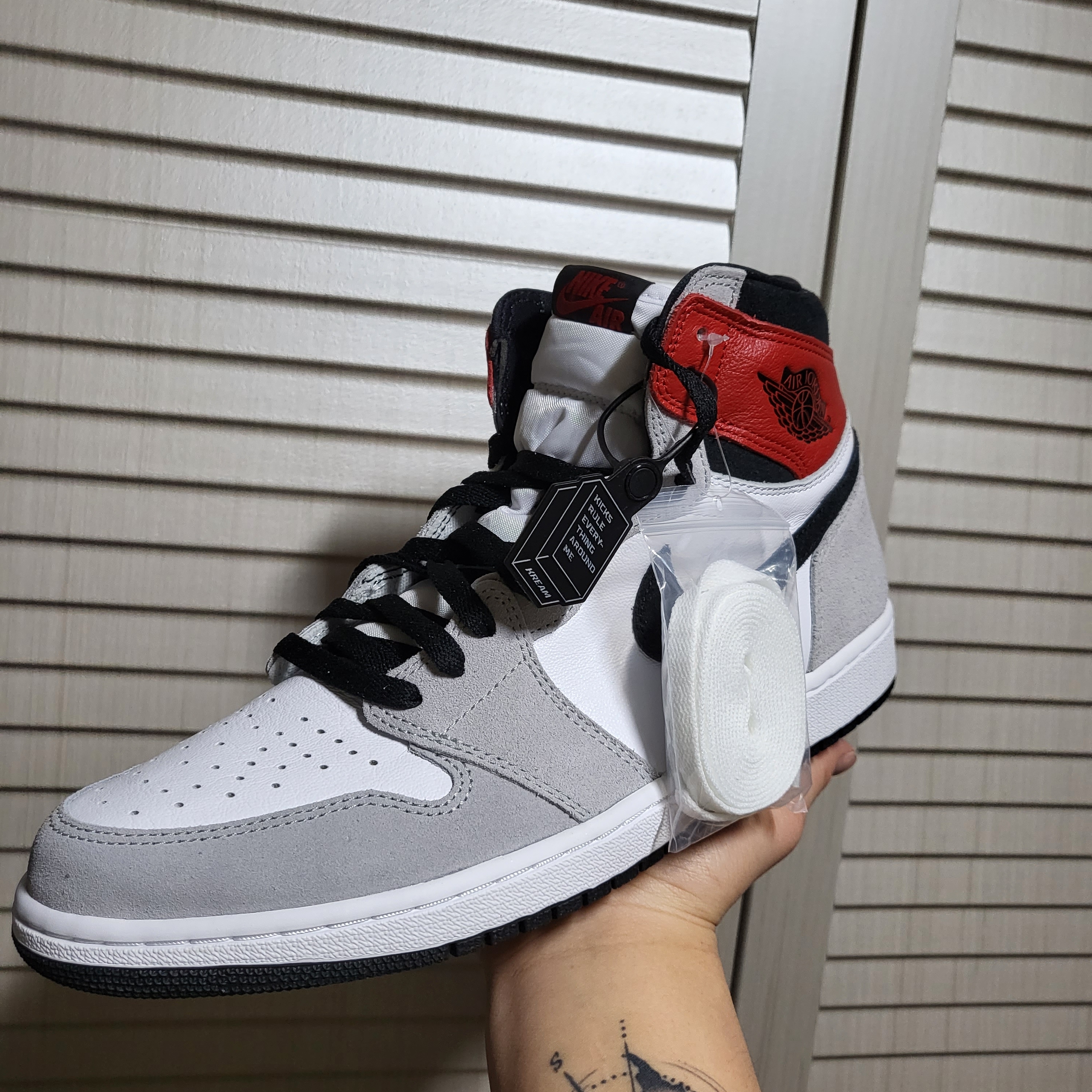 Jordan 1 Retro High OG Light Smoke Grey 착용 스타일