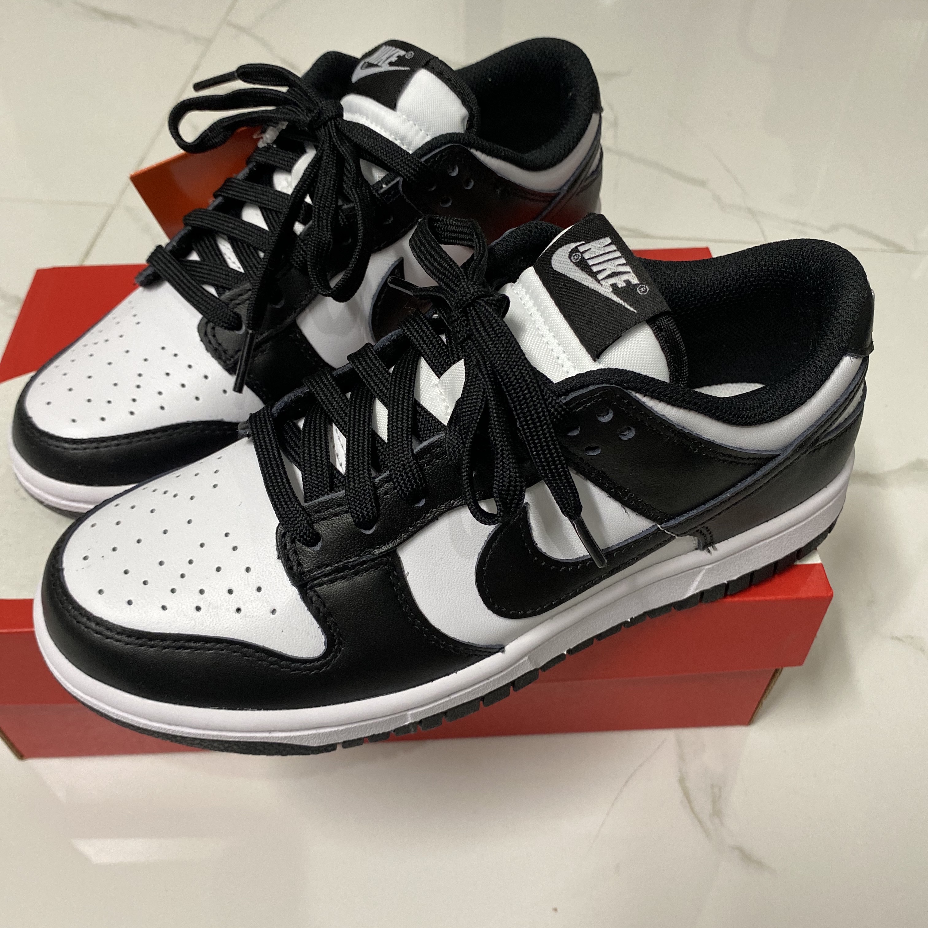 (W) Nike Dunk Low Black 착용 스타일 - 3