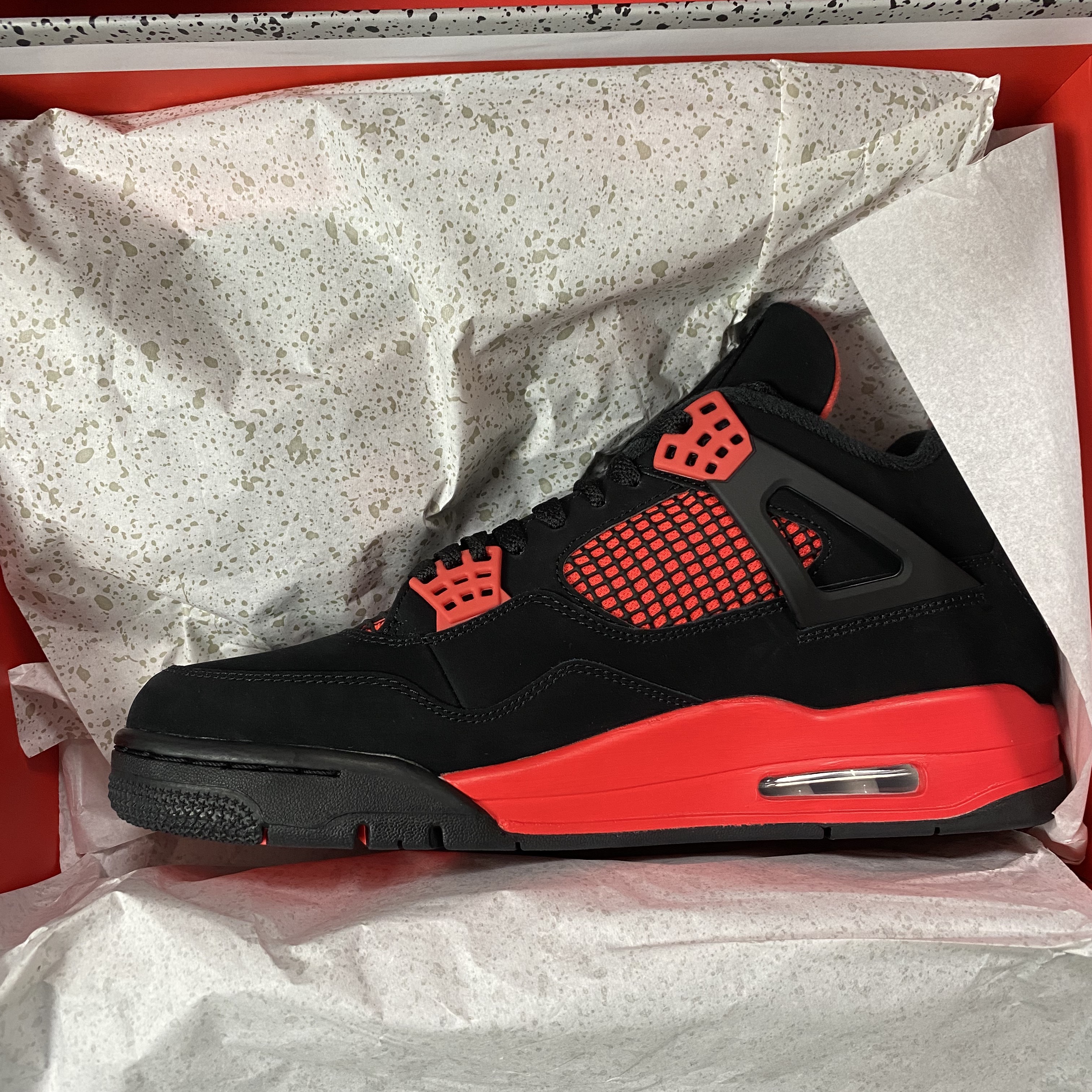 Jordan 4 Retro Crimson 착용 스타일 - 3