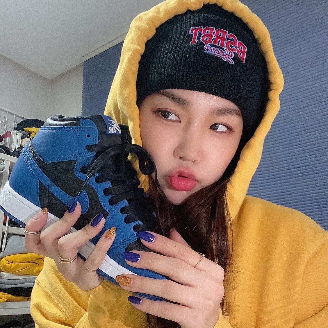 Jordan 1 Retro High OG Dark Marina Blue 착용 스타일 - 1