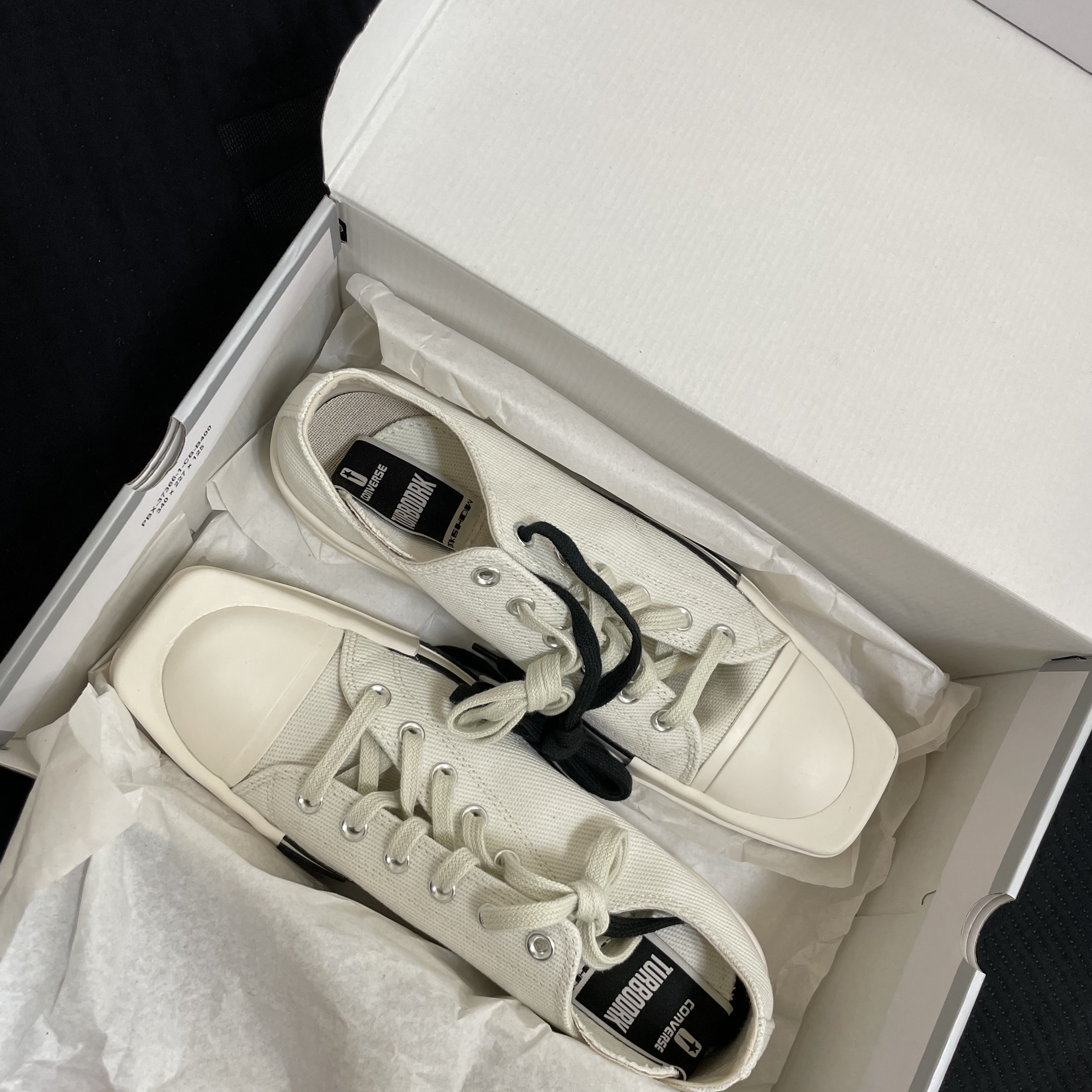 Converse x Drkshdw Turbodrk Chuck 70 Ox Lilly White 착용 스타일 - 1