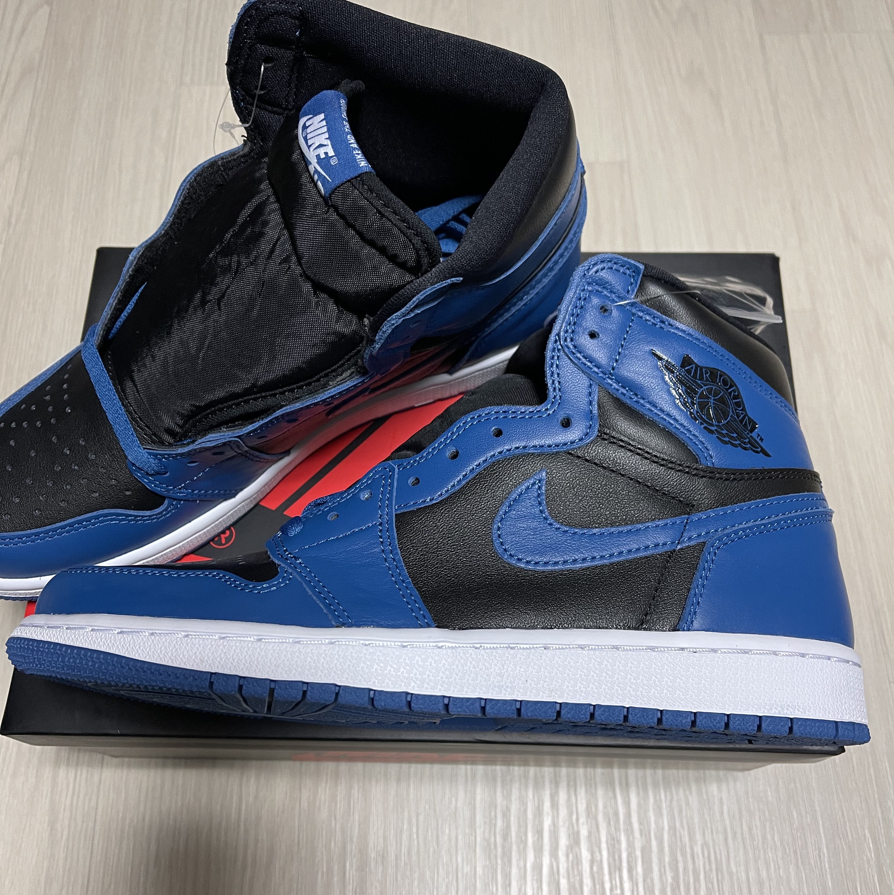 Jordan 1 Retro High OG Dark Marina Blue 착용 스타일