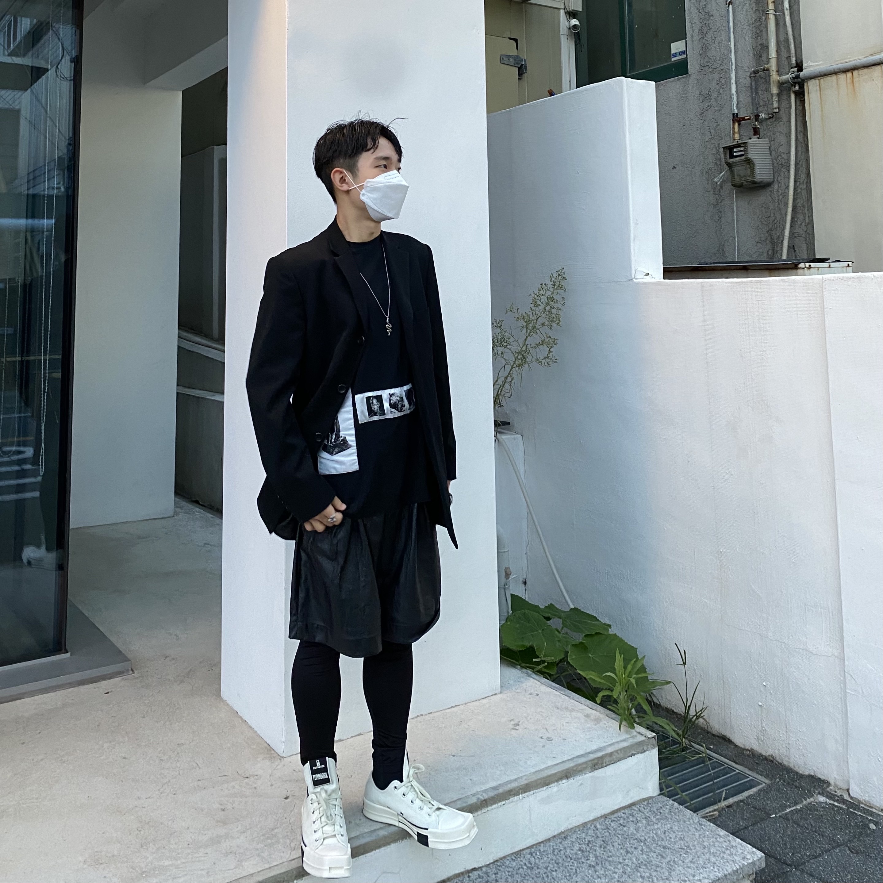 Converse x Drkshdw Turbodrk Chuck 70 Ox Lilly White 착용 스타일 - 3