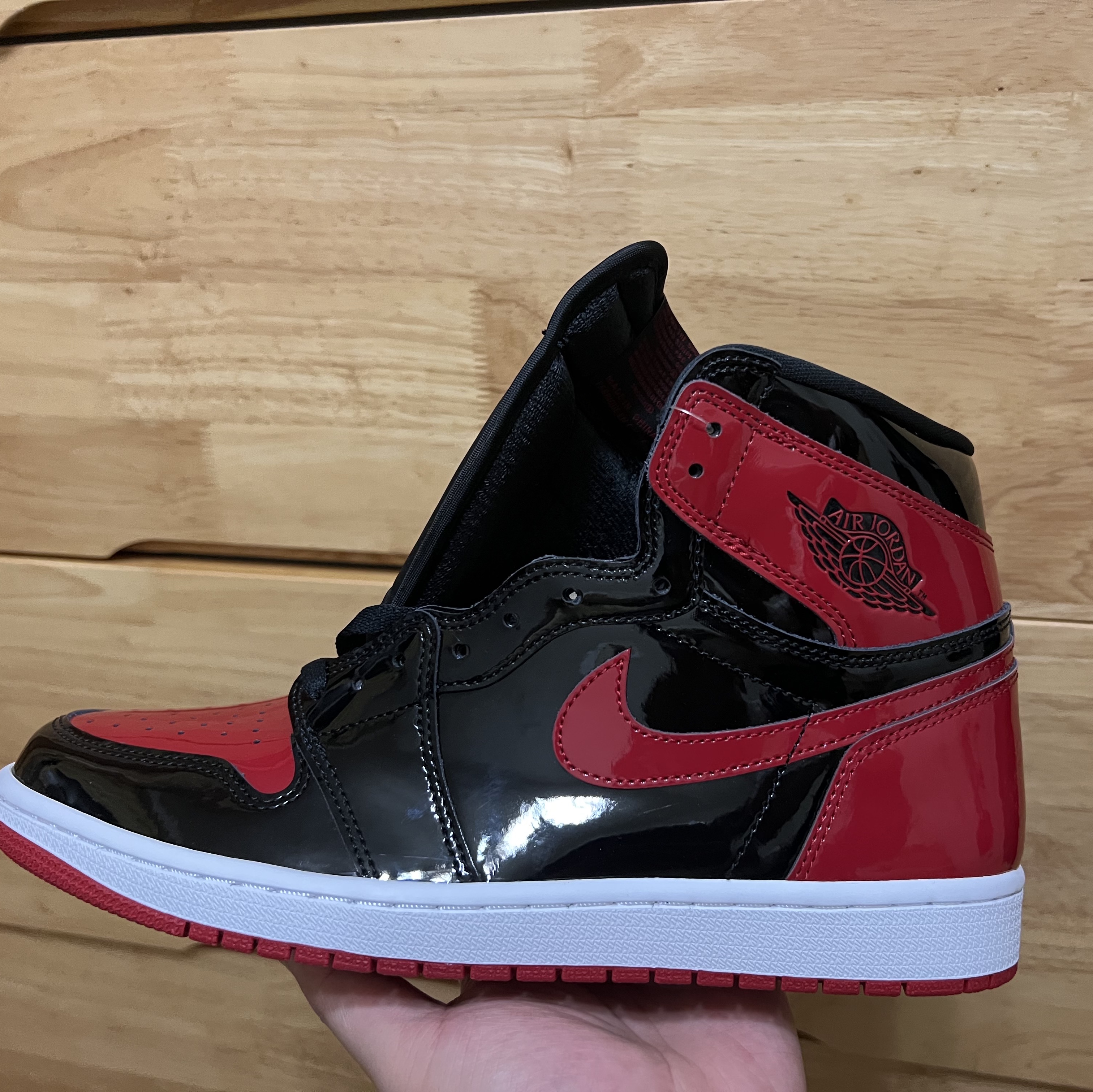Jordan 1 Retro High OG Patent Bred 착용 스타일 - 2