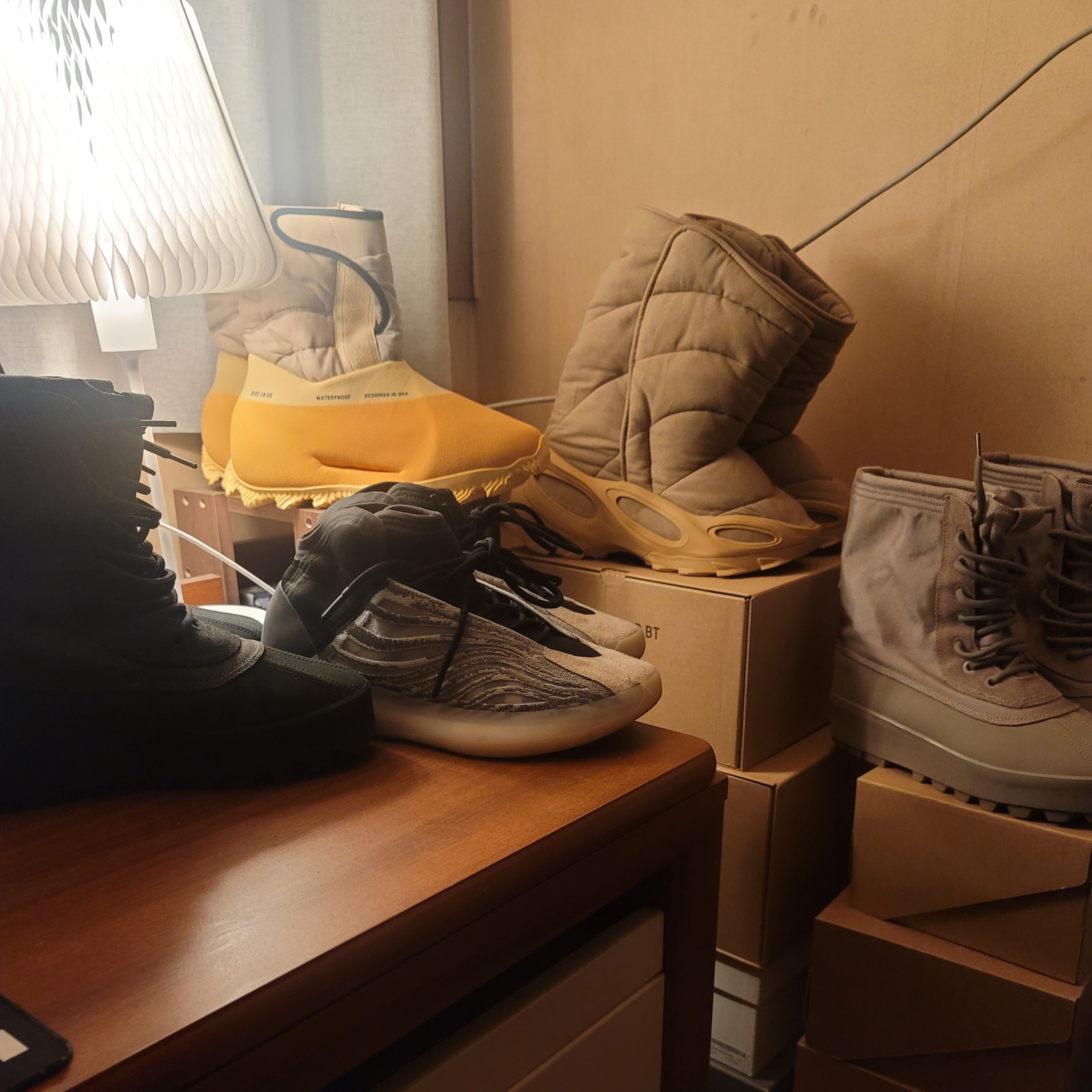 Adidas Yeezy 950 Moonrock, Adidas Yeezy QNTM Lifestyle 착용 스타일