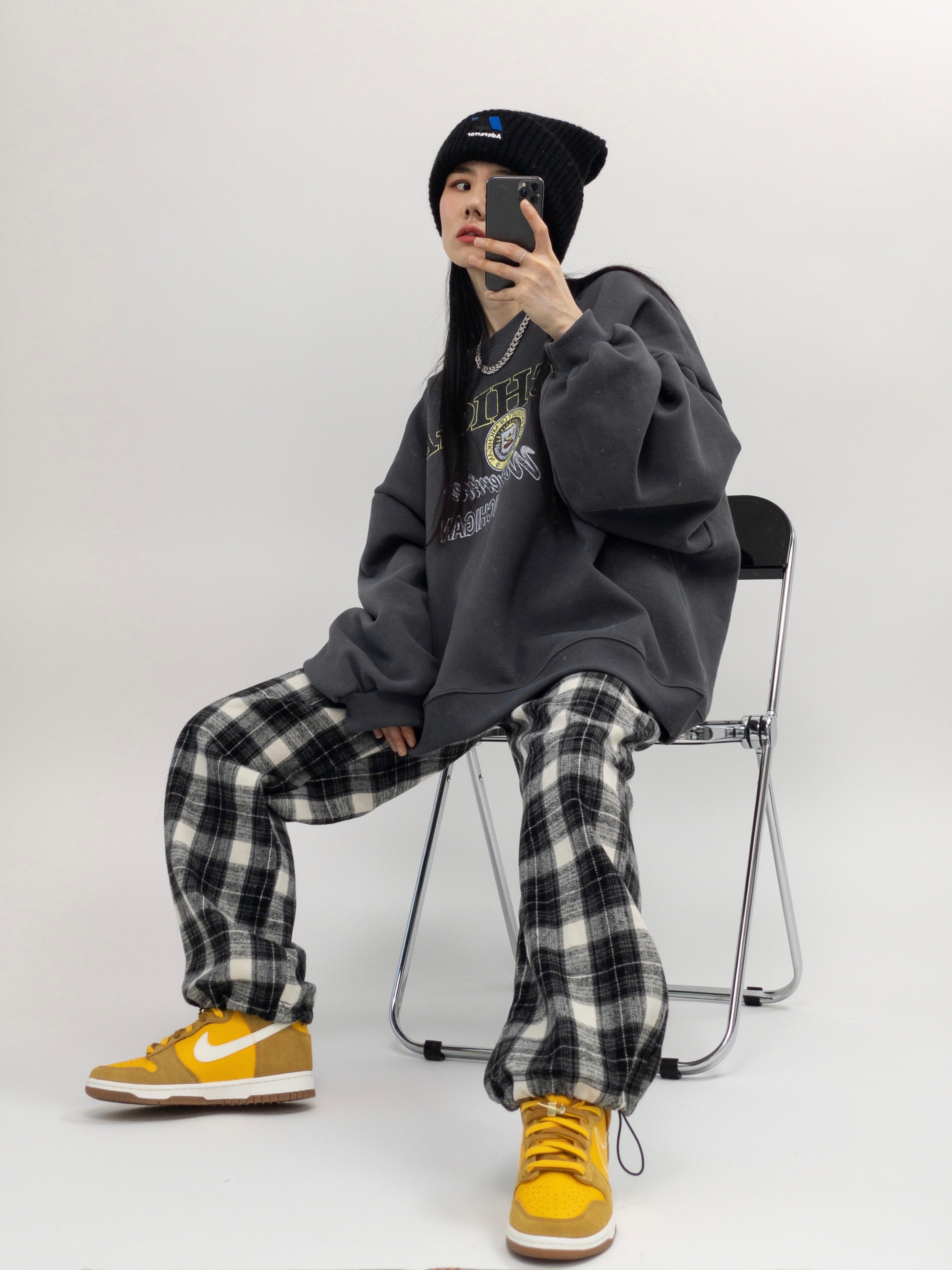 (W) Nike Dunk High SE First Use University Gold, Ader Error x Zara Beanie Black 착용 스타일