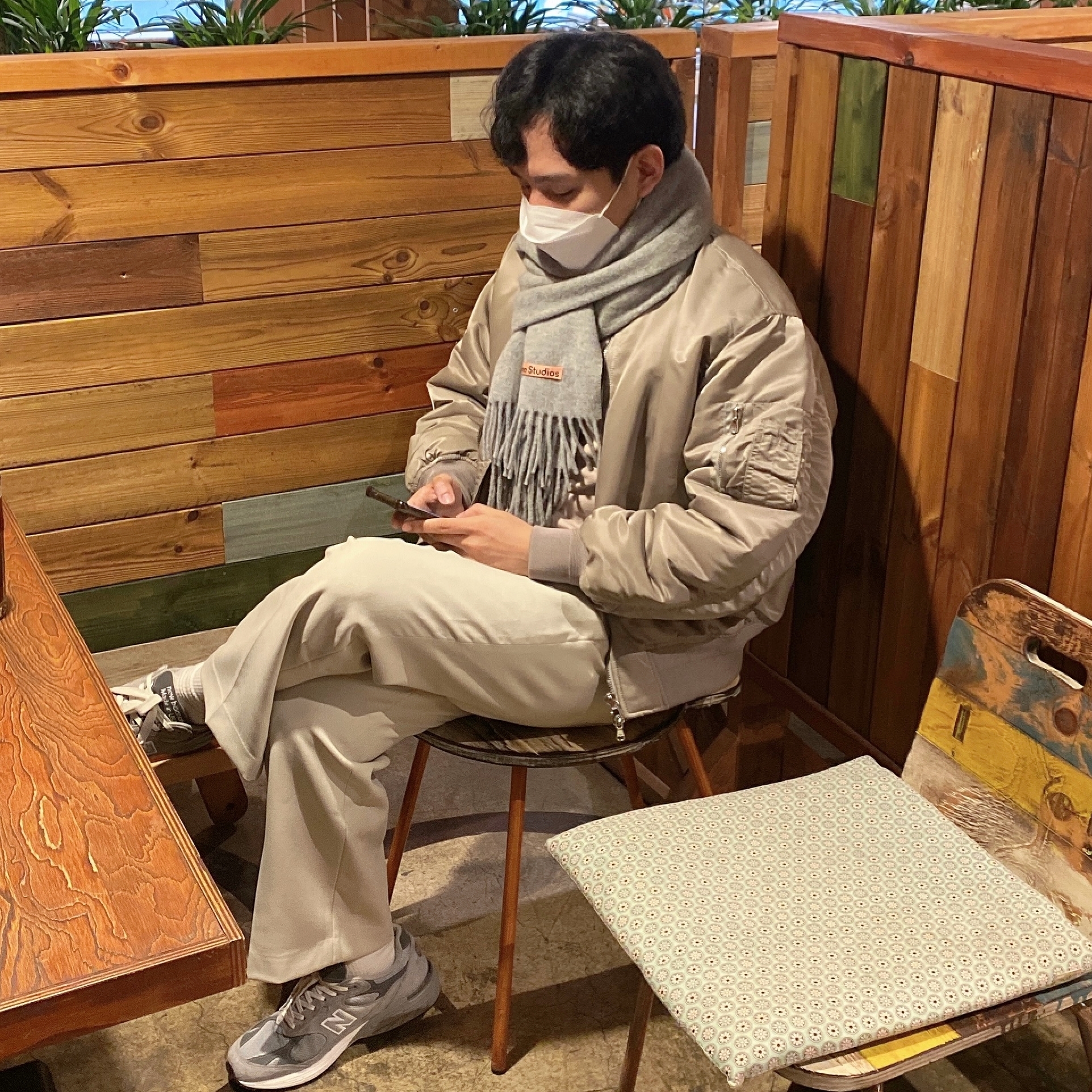 Acne Studios Canada Narrow New Wool Muffler Light Grey Melange, New Balance 993 Made in USA Grey - D Standard 착용 스타일