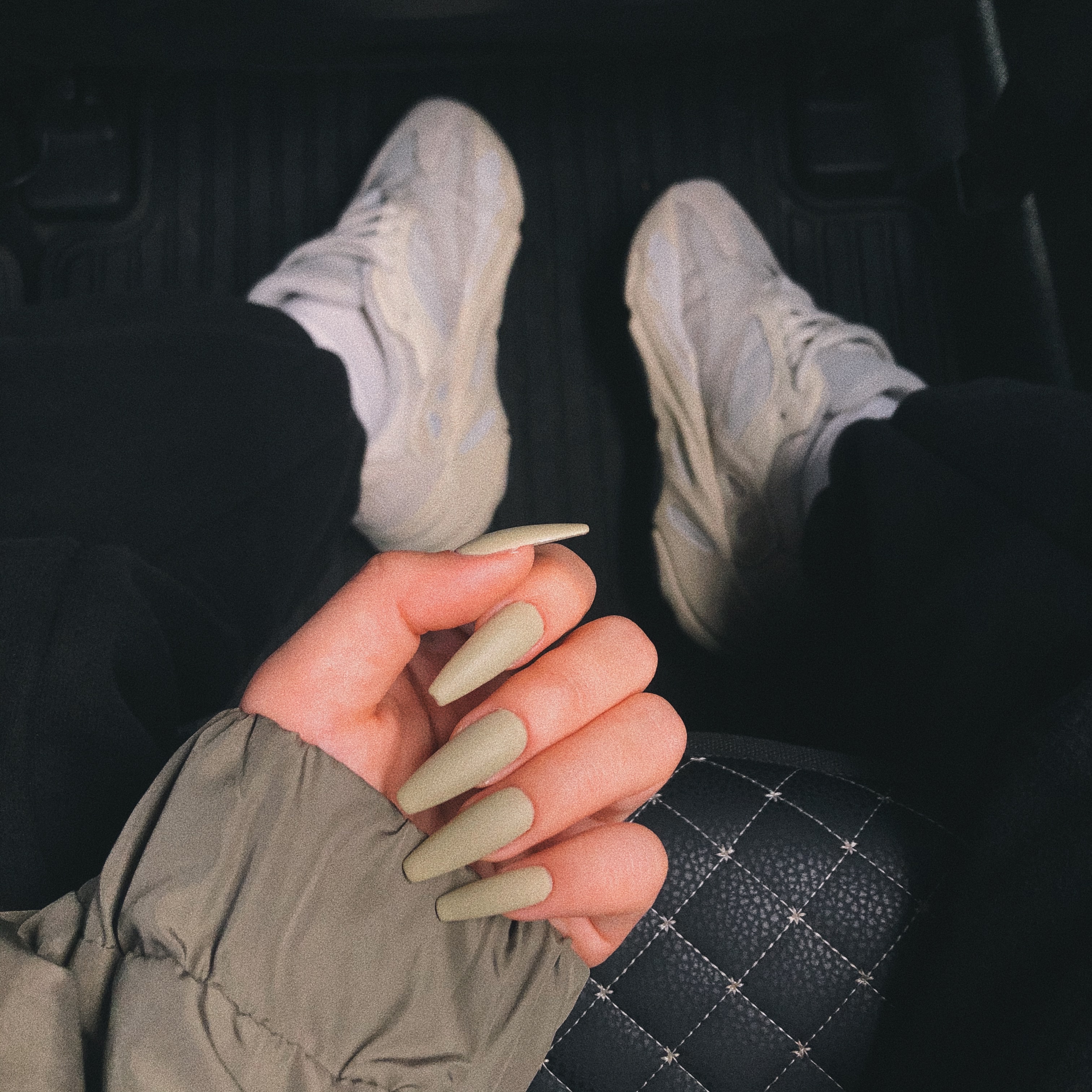 Adidas Yeezy Boost 700 Analog 2019 착용 스타일
