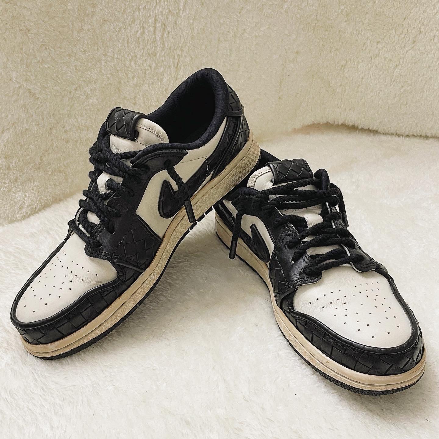 (W) Jordan 1 Low SE Utility White Gym Red Black 착용 스타일 - 2