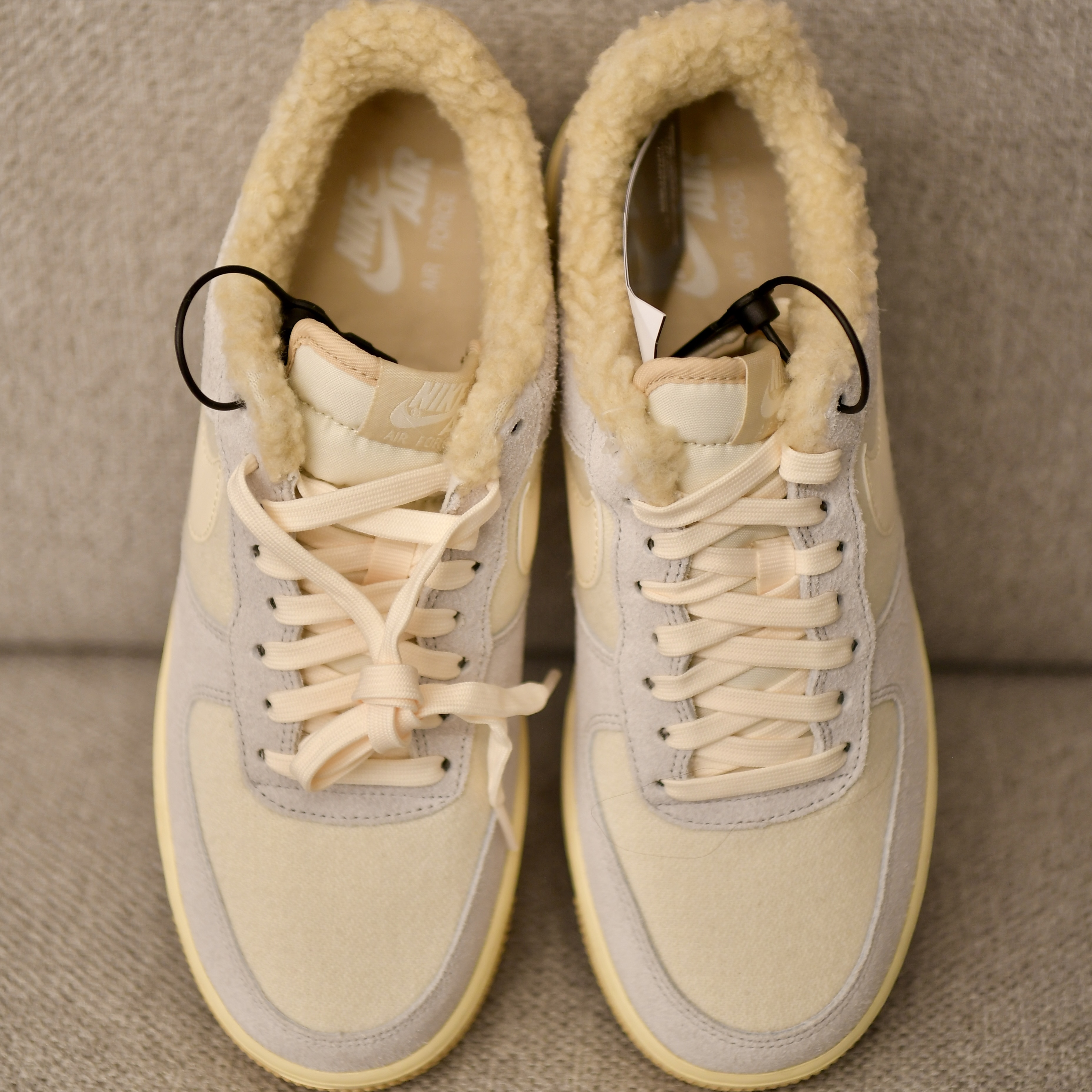 (W) Nike Air Force 1 '07 LV8 Photon Dust Cashmere 착용 스타일 - 1