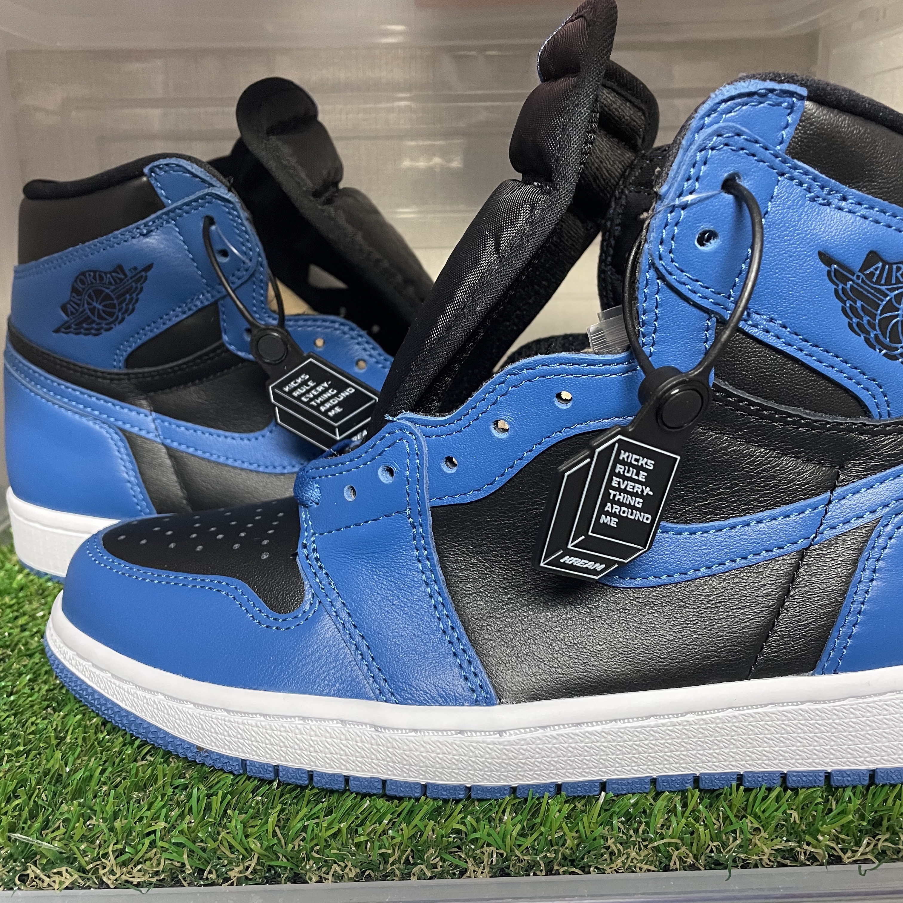 Jordan 1 Retro High OG Dark Marina Blue 착용 스타일 - 1