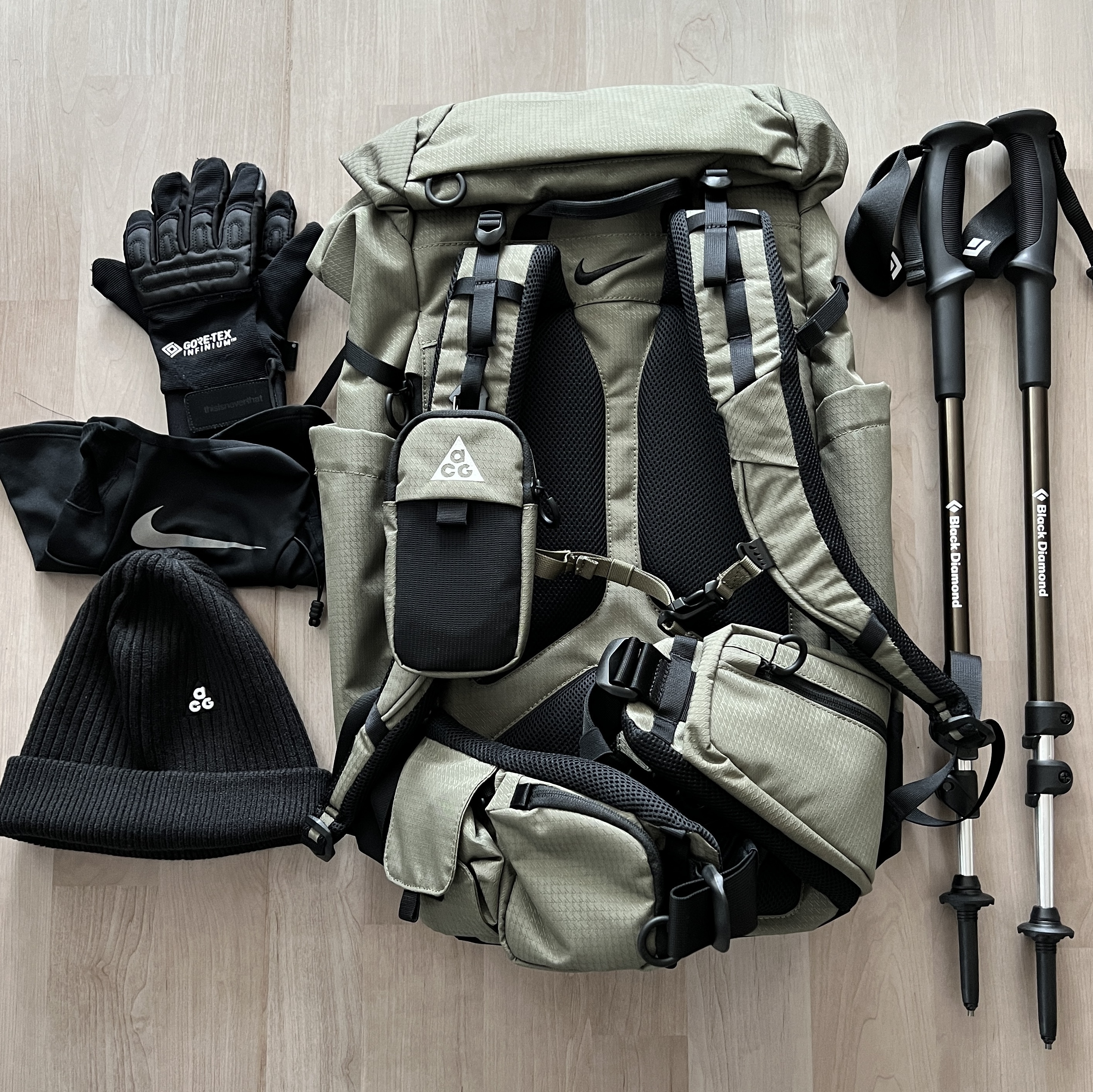 Nike NRG ACG Cuffed Beanie Black, Nike ACG 36 Backpack Medium Olive 착용 스타일