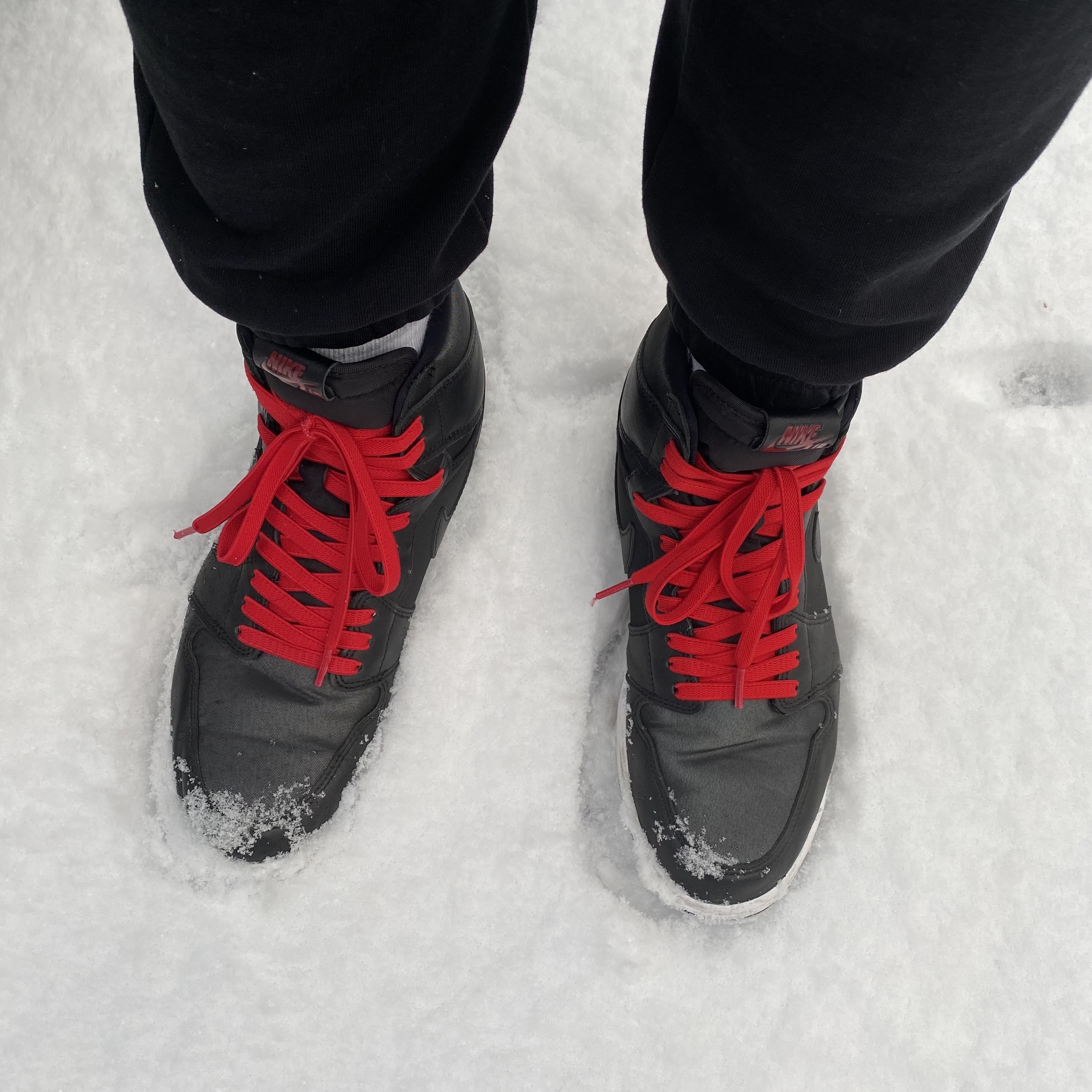 Jordan 1 Retro High OG Black Gym Red Black 착용 스타일