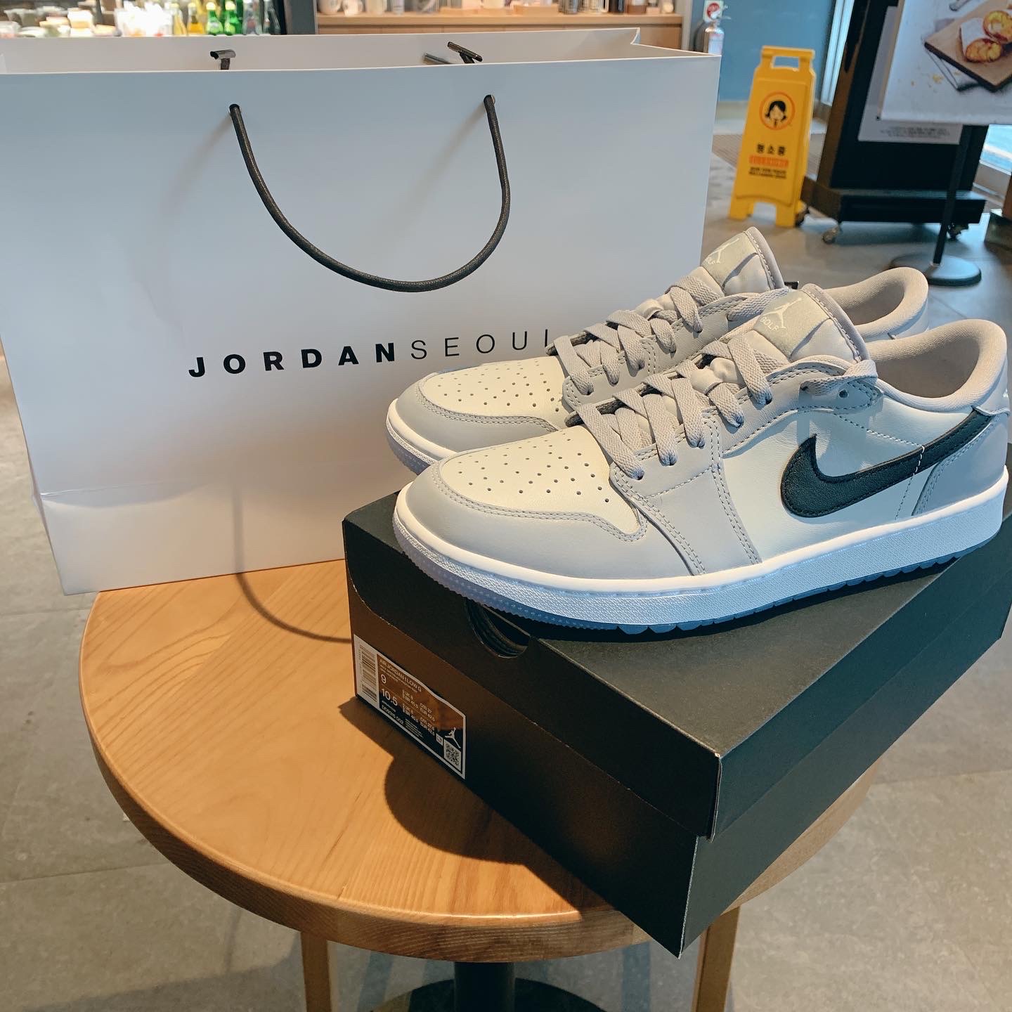 Jordan 1 Low Golf Wolf Grey 착용 스타일 - 1