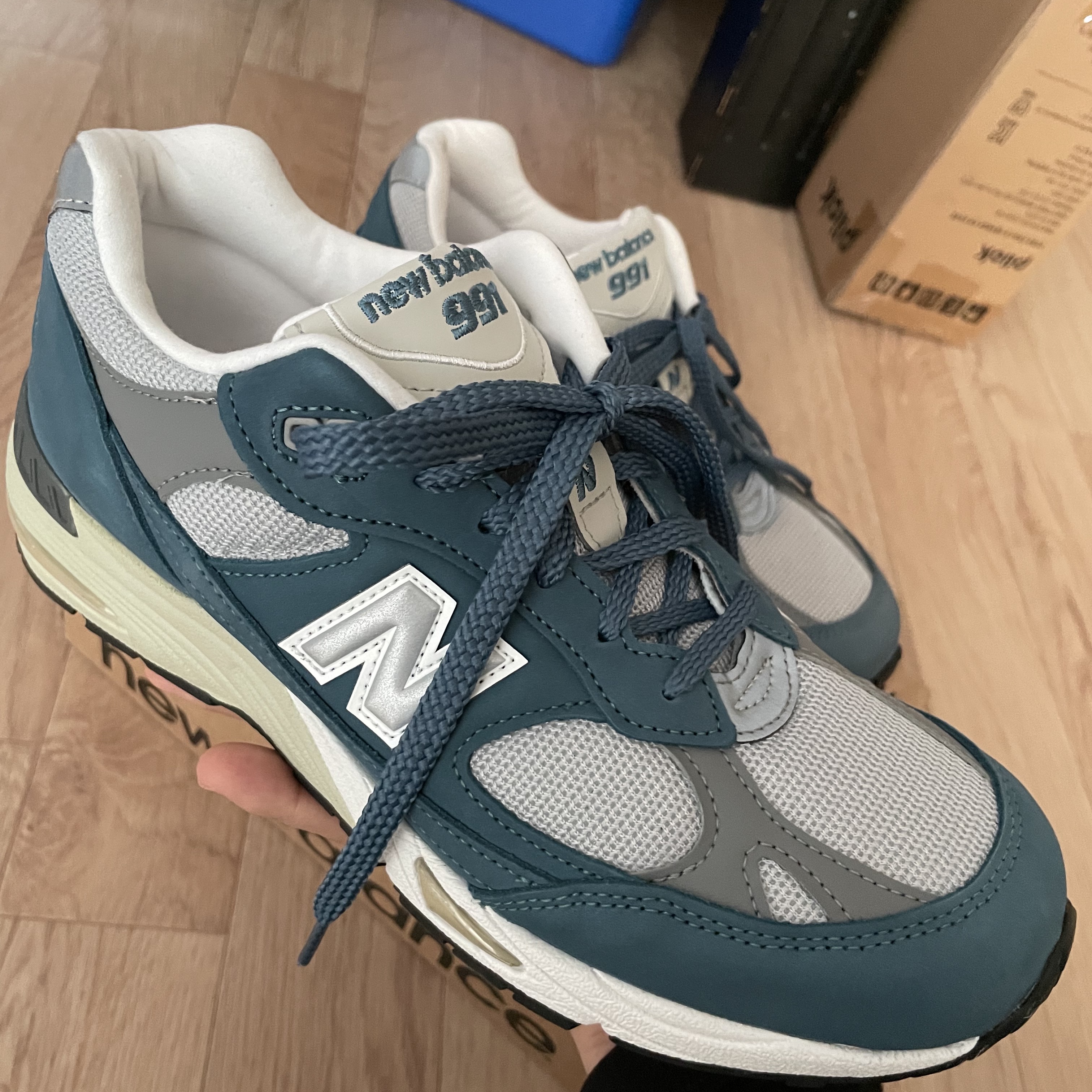 New Balance 991 Made in UK Blue Grey 착용 스타일
