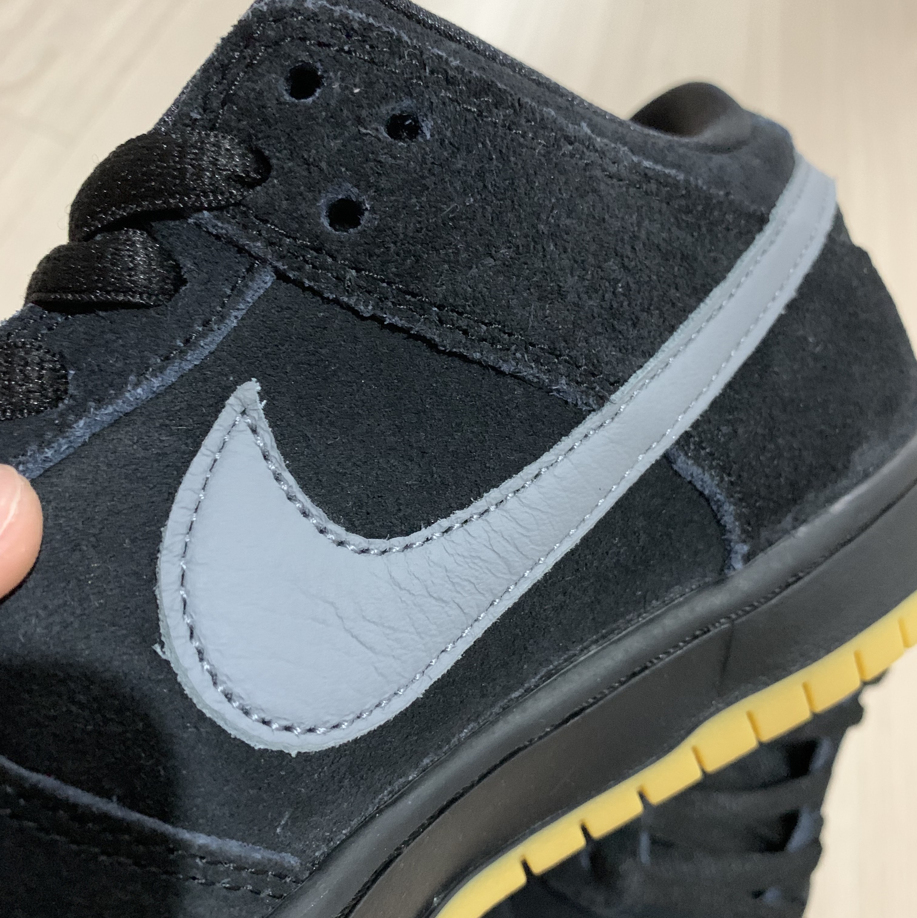 Nike SB Dunk Low Pro Black Cool Grey 착용 스타일 - 2