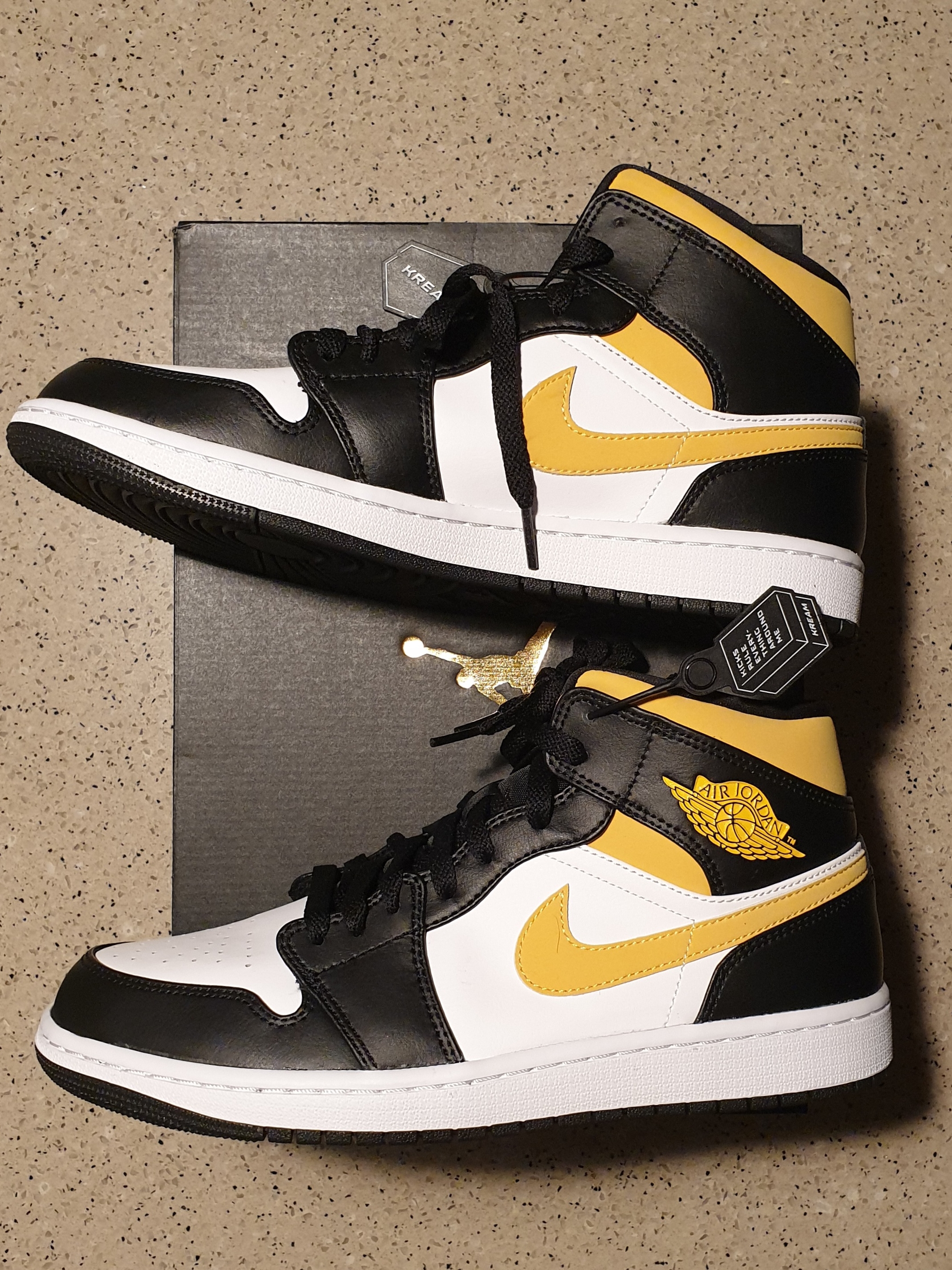 Jordan 1 Mid Pollen 착용 스타일