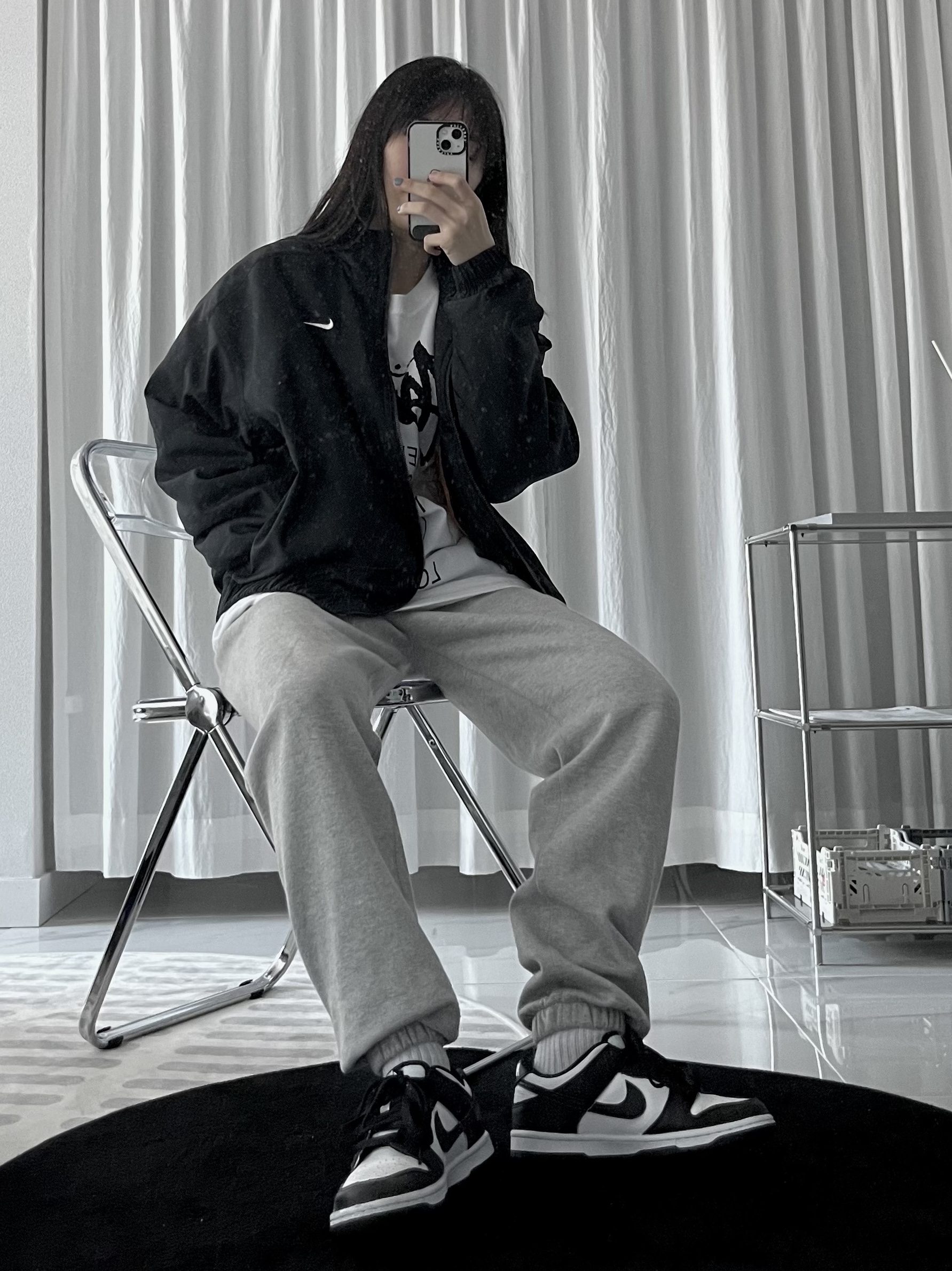 Nike NRG Solo Swoosh Satin Bomber Jacket Black Kumquat - US/EU, Nike NRG Solo Swoosh Satin Bomber Jacket Black Kumquat - Asia 착용 스타일 - 5