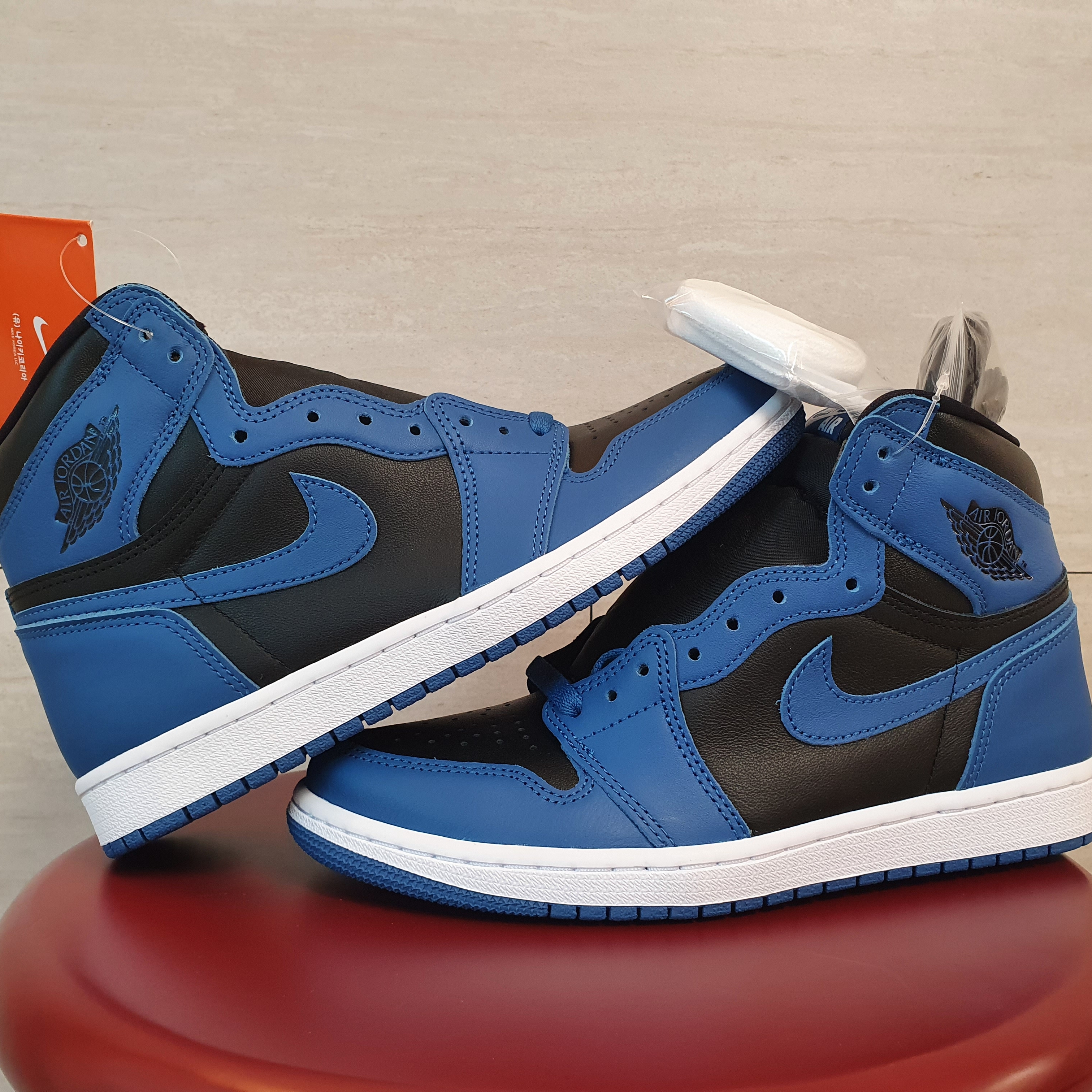 Jordan 1 Retro High OG Dark Marina Blue 착용 스타일