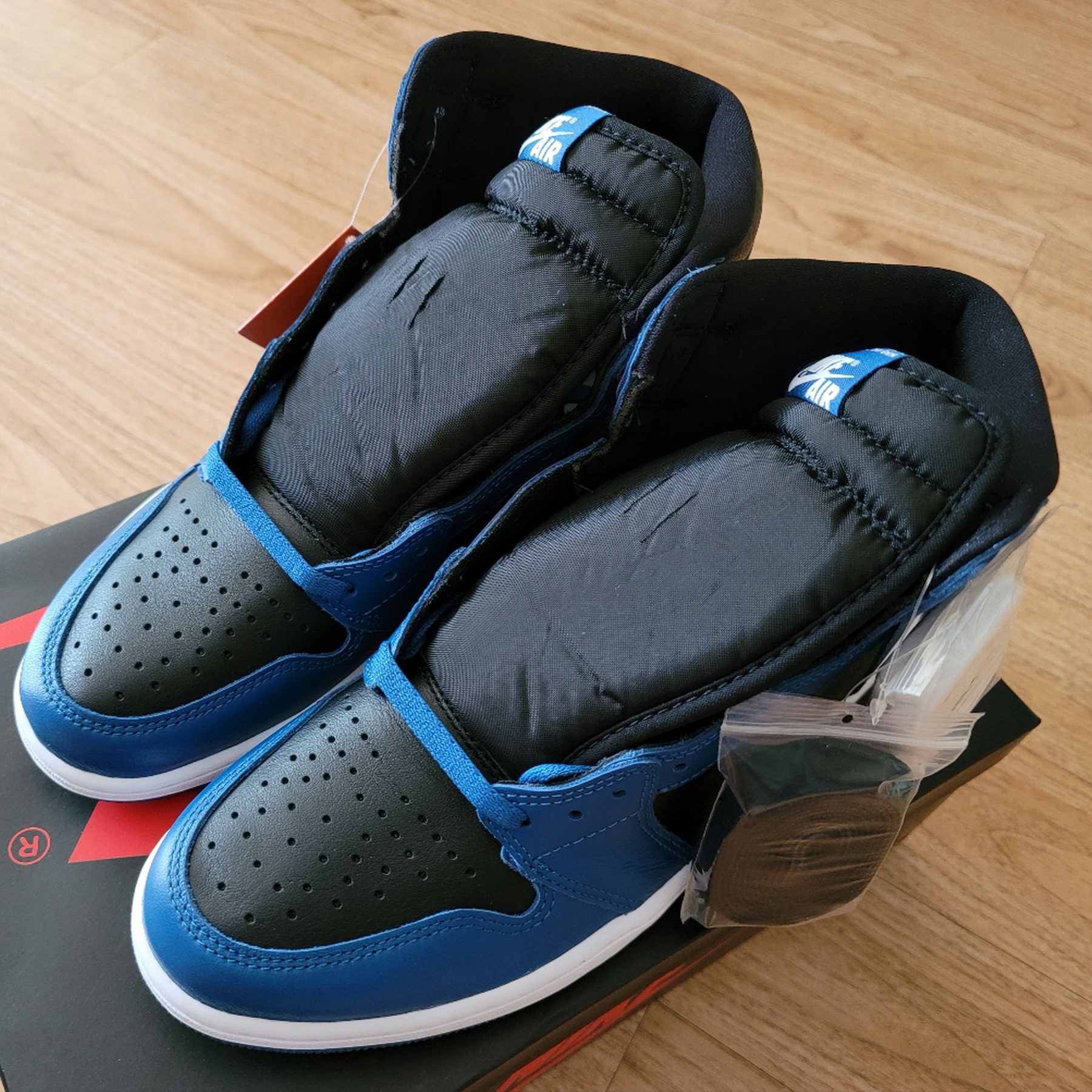 Jordan 1 Retro High OG Dark Marina Blue 착용 스타일 - 1