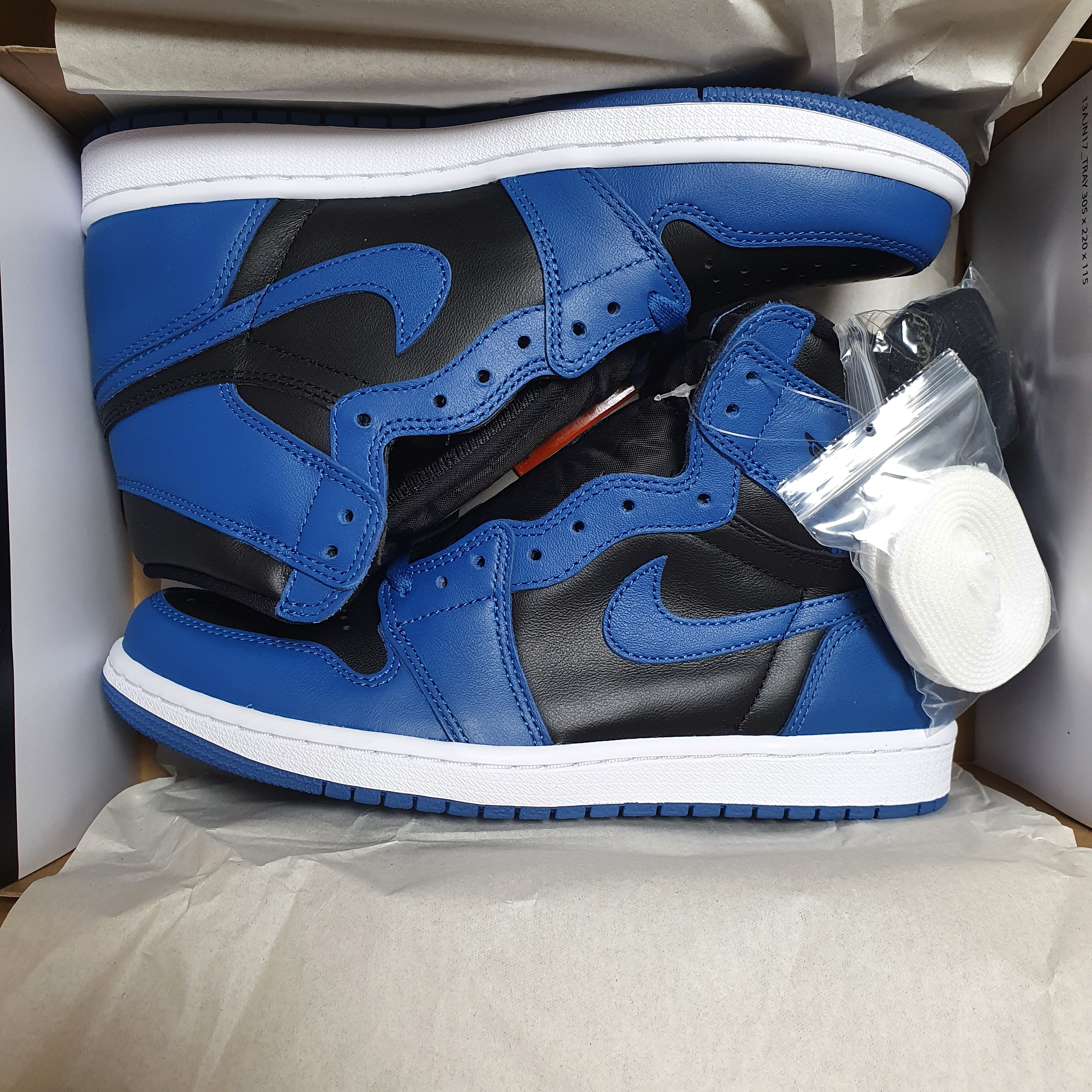 Jordan 1 Retro High OG Dark Marina Blue 착용 스타일