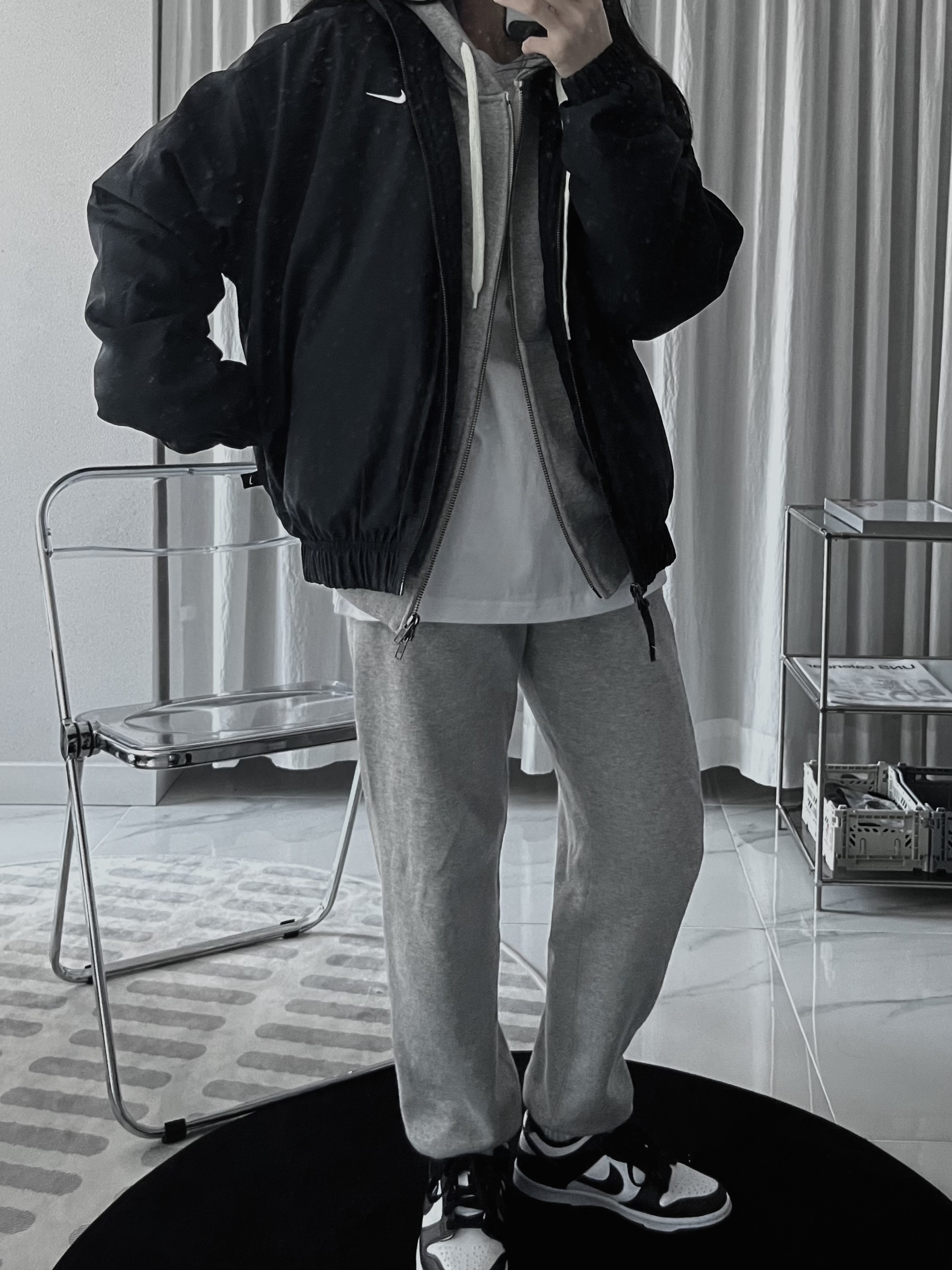 Nike NRG Solo Swoosh Satin Bomber Jacket Black Kumquat - US/EU, Nike NRG Solo Swoosh Satin Bomber Jacket Black Kumquat - Asia 착용 스타일 - 2