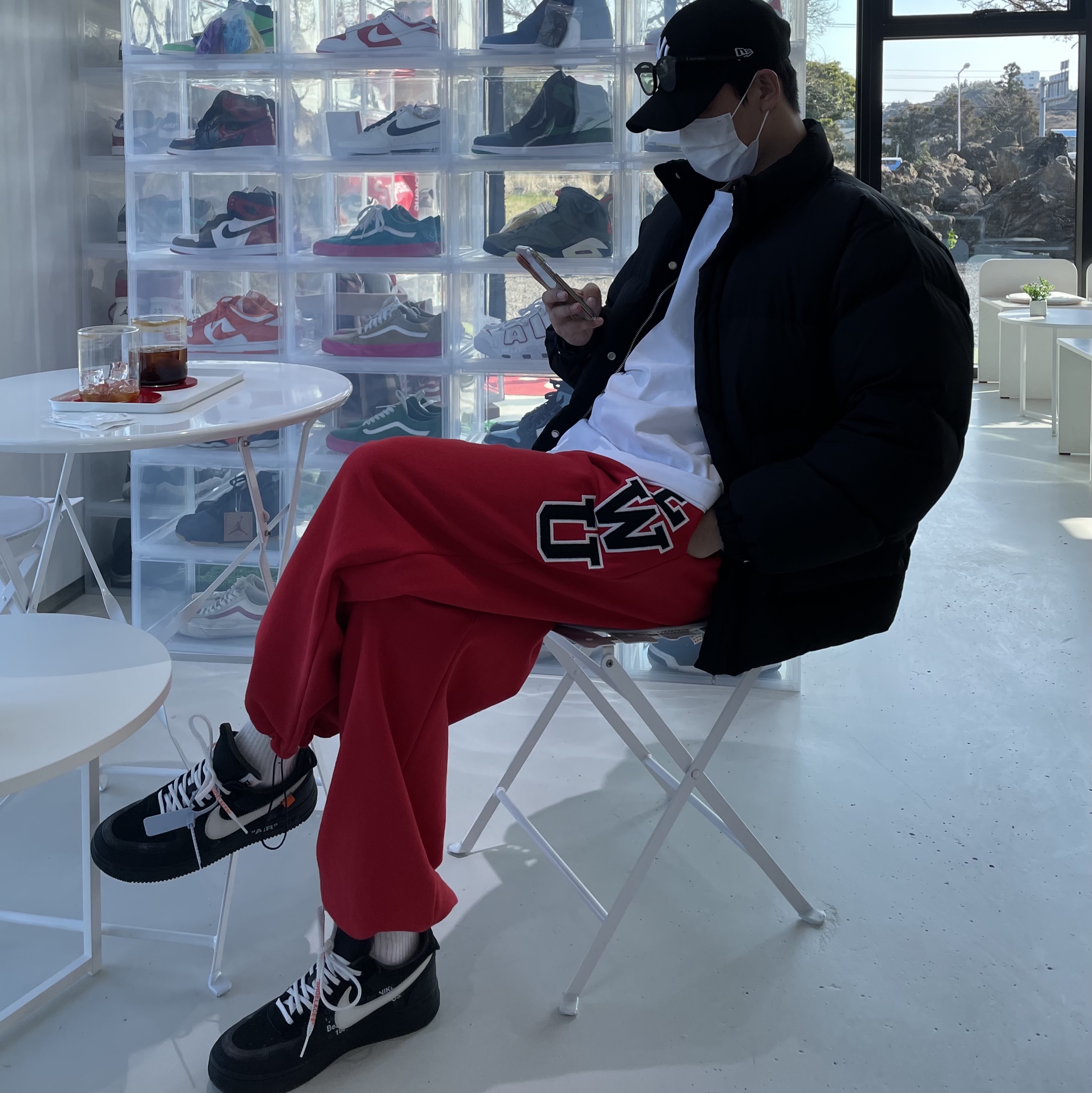 Nike x Off-White Air Force 1 Low Black White 착용 스타일 - 2