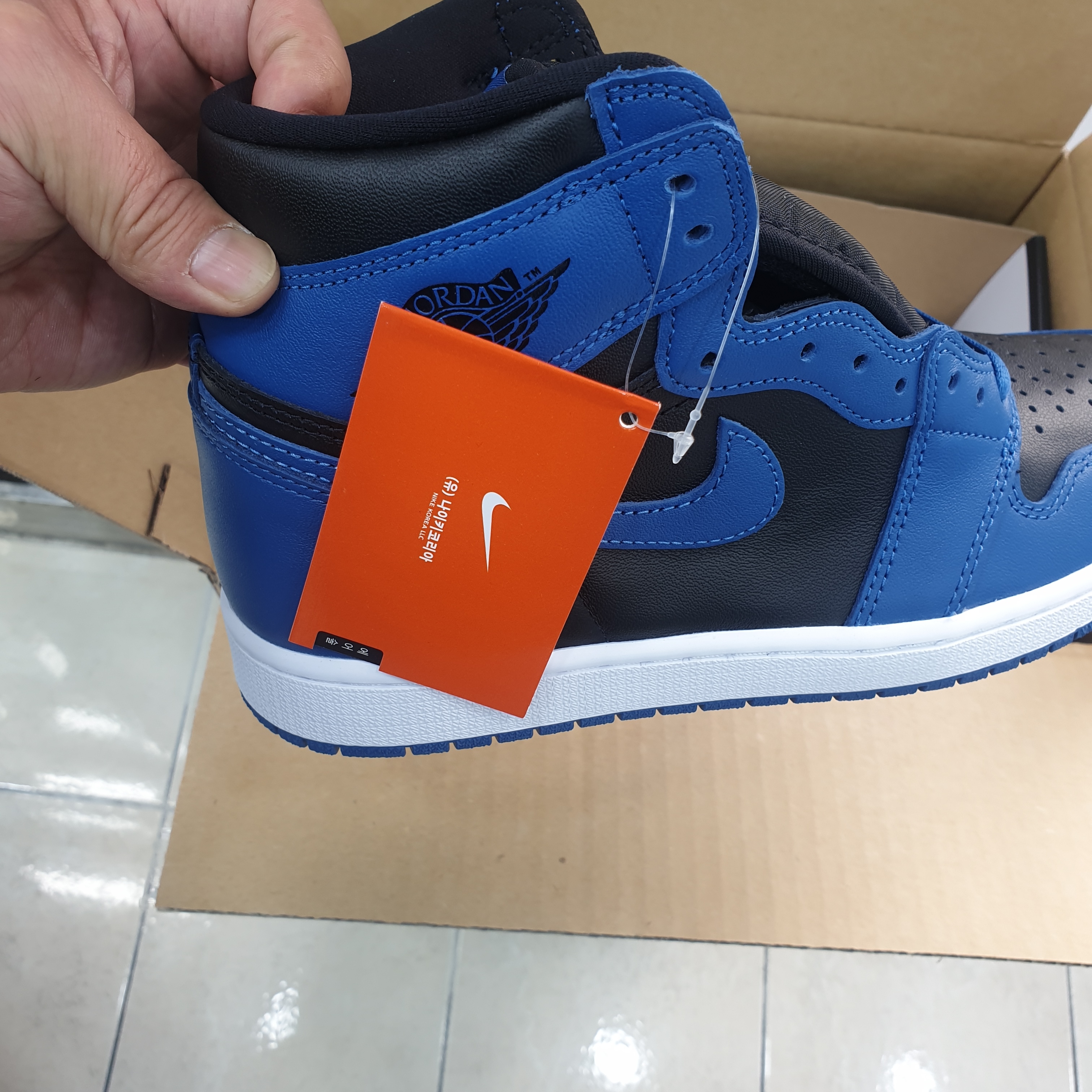 Jordan 1 Retro High OG Dark Marina Blue 착용 스타일 - 2