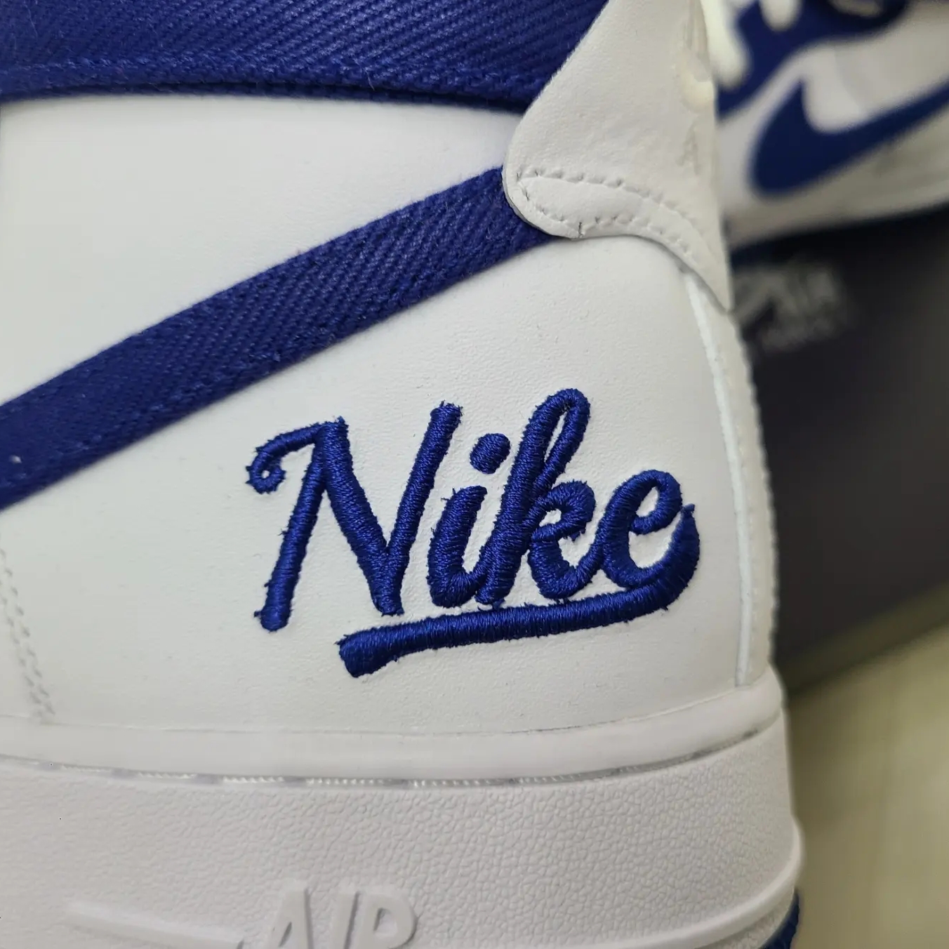 Nike Air Force 1 High '07 LV8 EMB Dodgers 착용 스타일 - 3