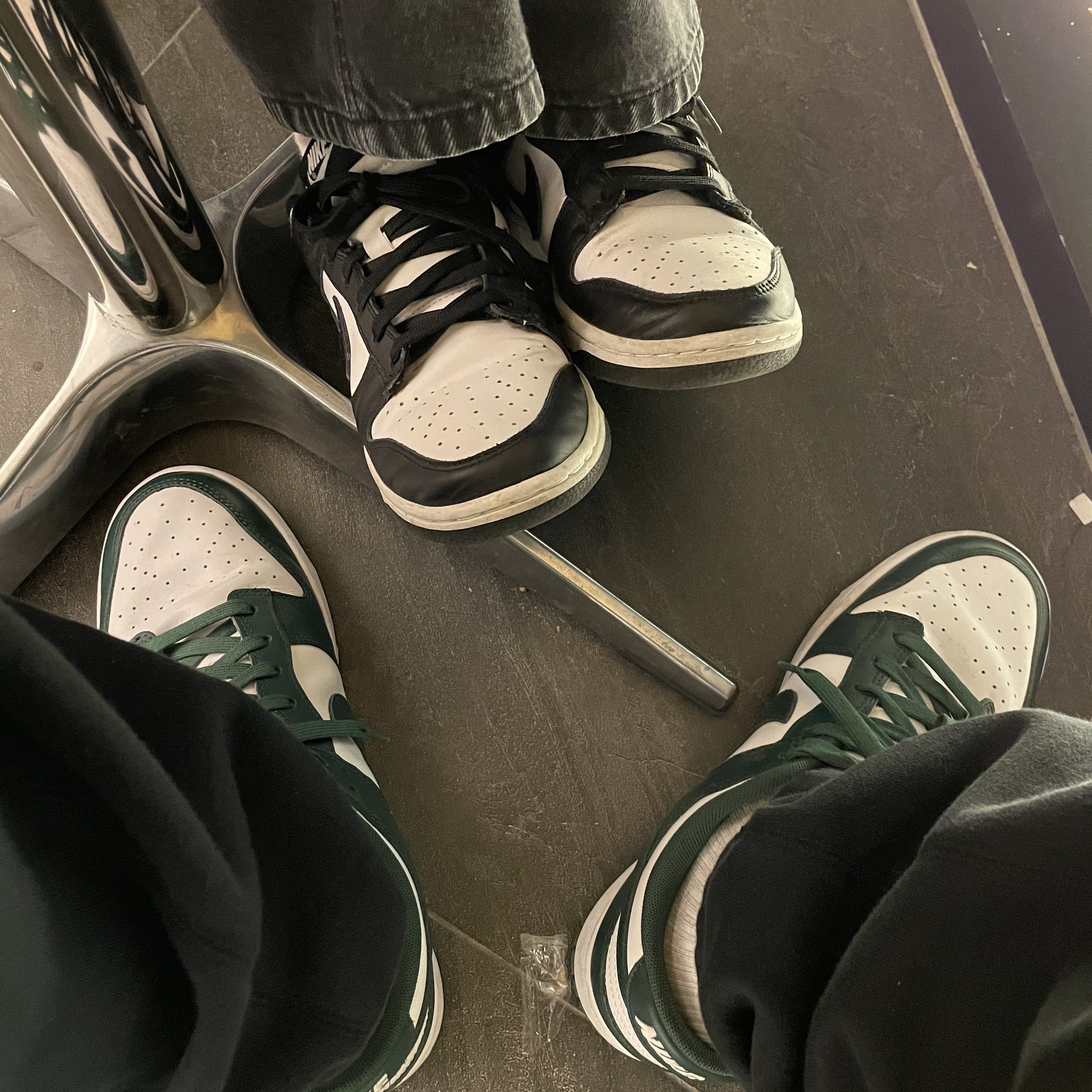 (GS) Nike Dunk Low Black, Nike Dunk Low Retro Varsity Green 착용 스타일