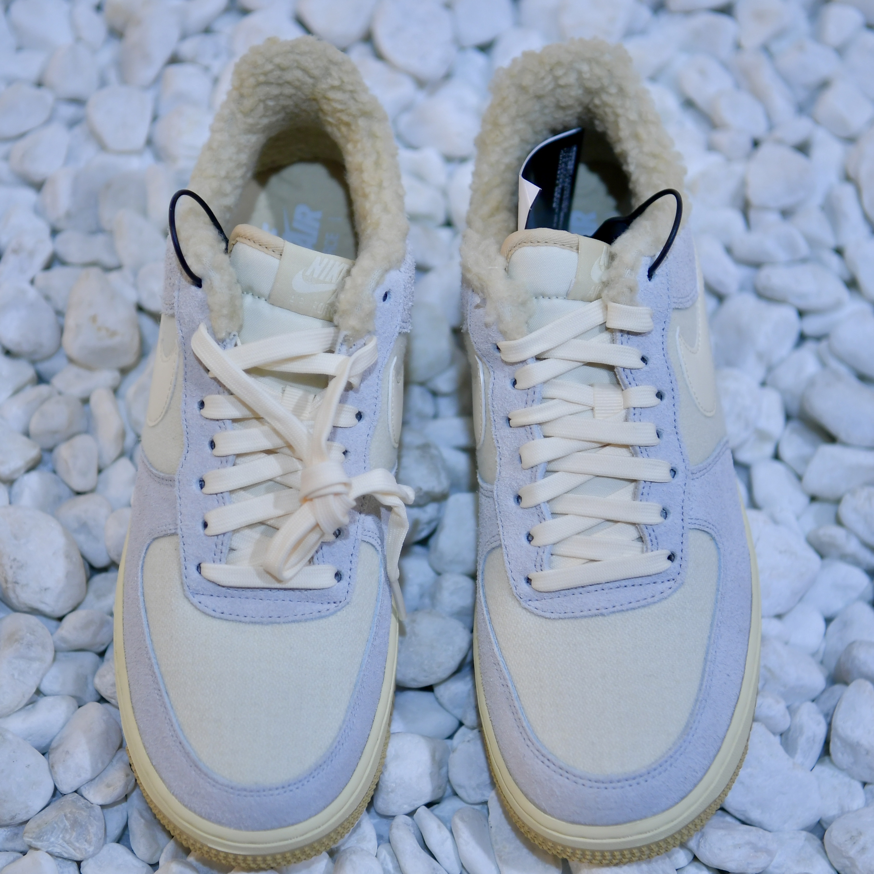(W) Nike Air Force 1 '07 LV8 Photon Dust Cashmere 착용 스타일 - 2