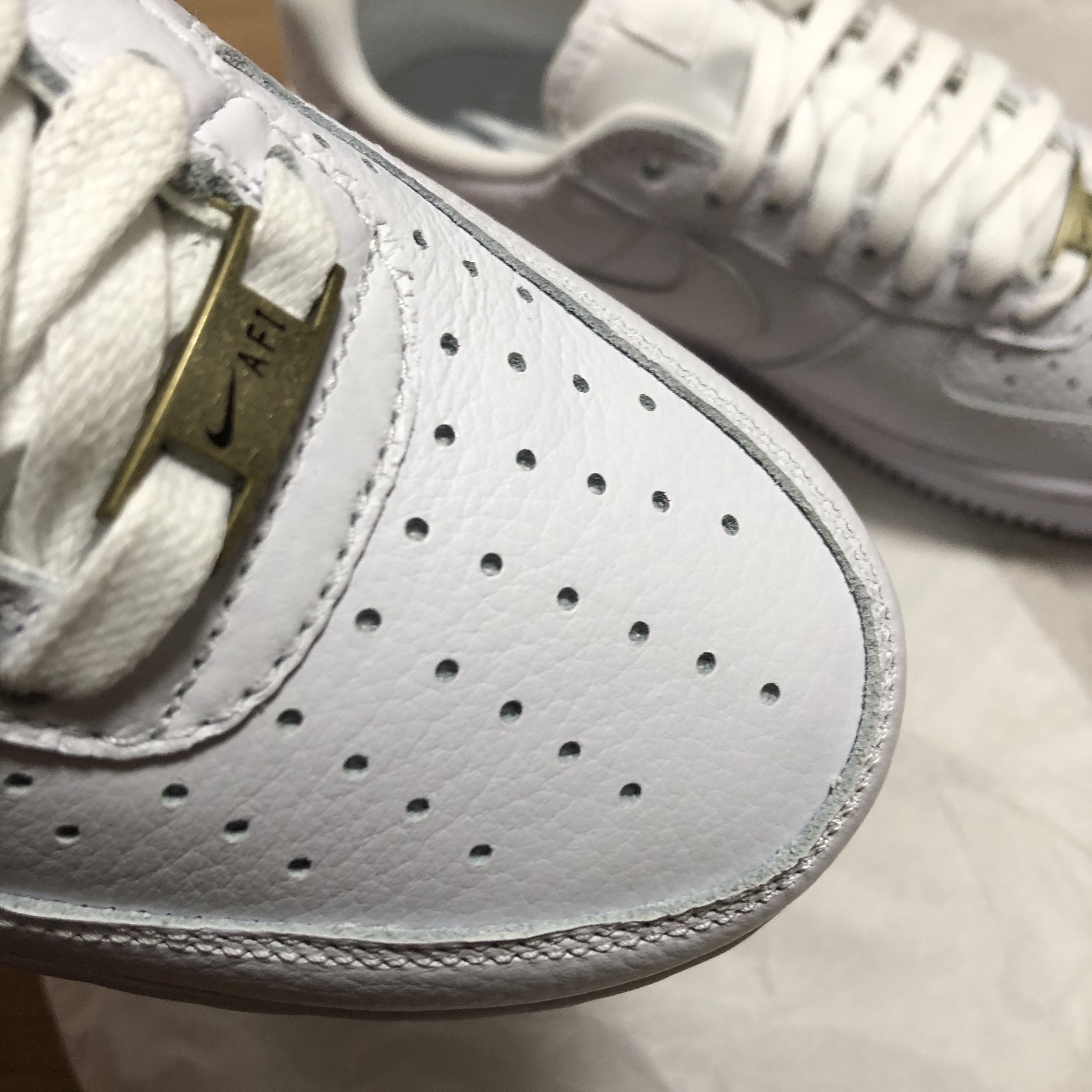 Nike Air Force 1 '07 Craft Triple White 착용 스타일 - 2