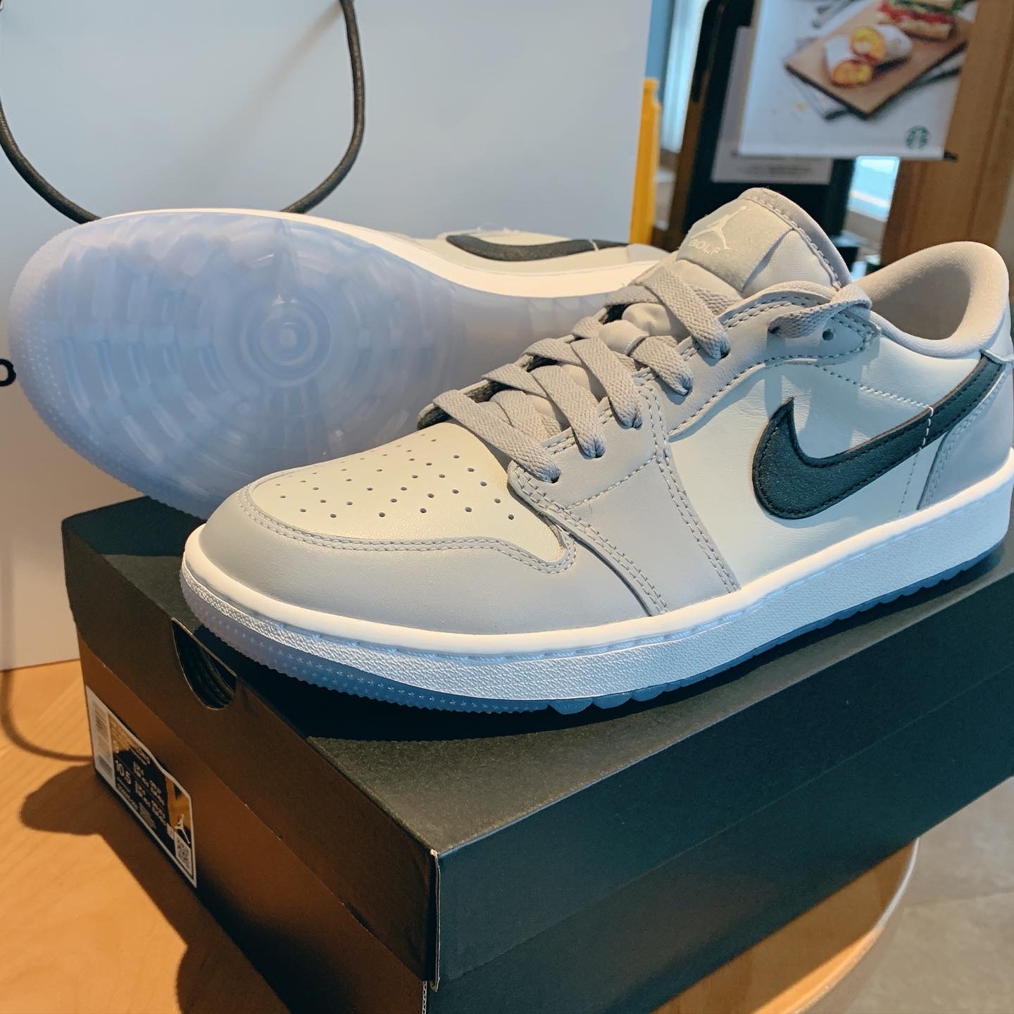 Jordan 1 Low Golf Wolf Grey 착용 스타일 - 2
