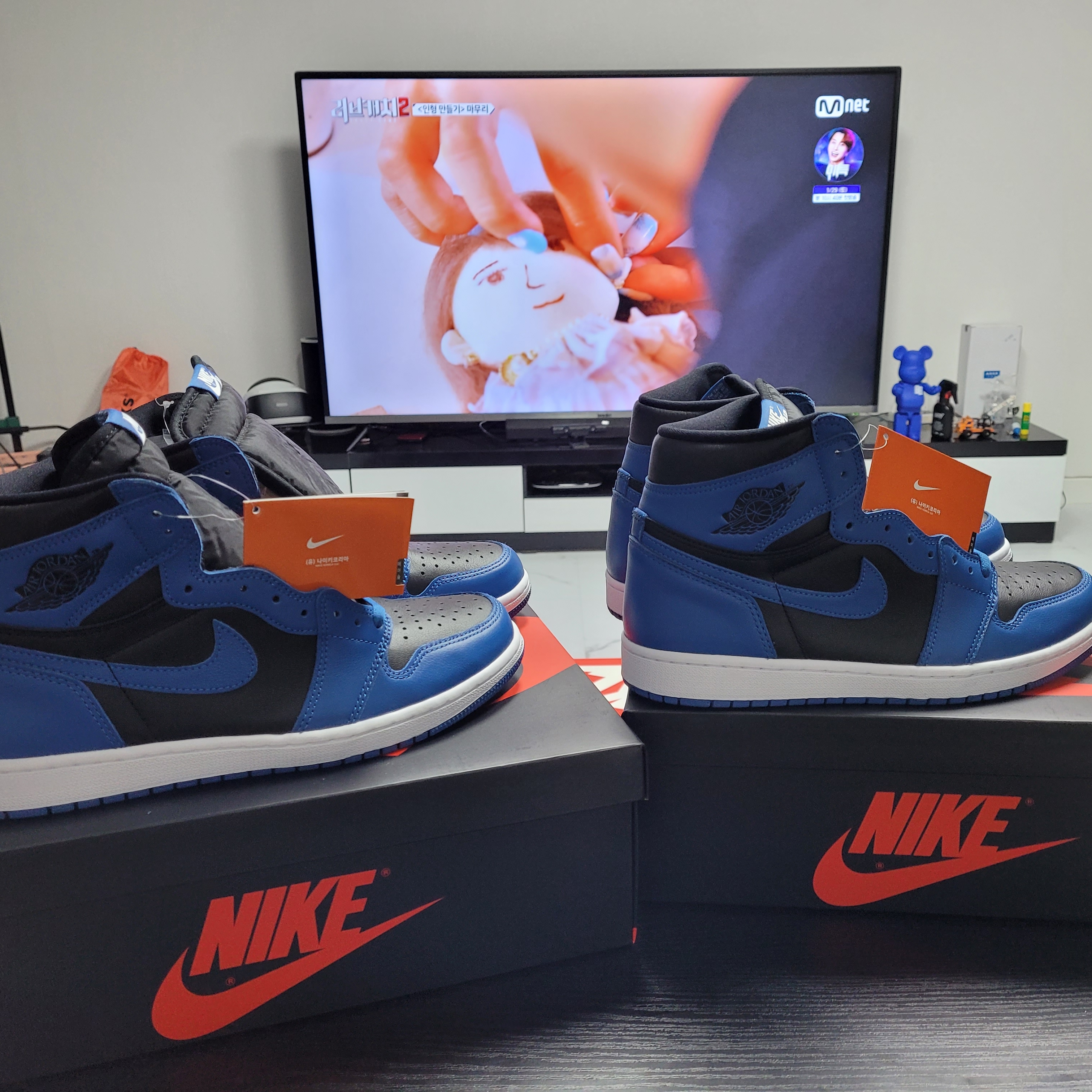 Jordan 1 Retro High OG Dark Marina Blue 착용 스타일